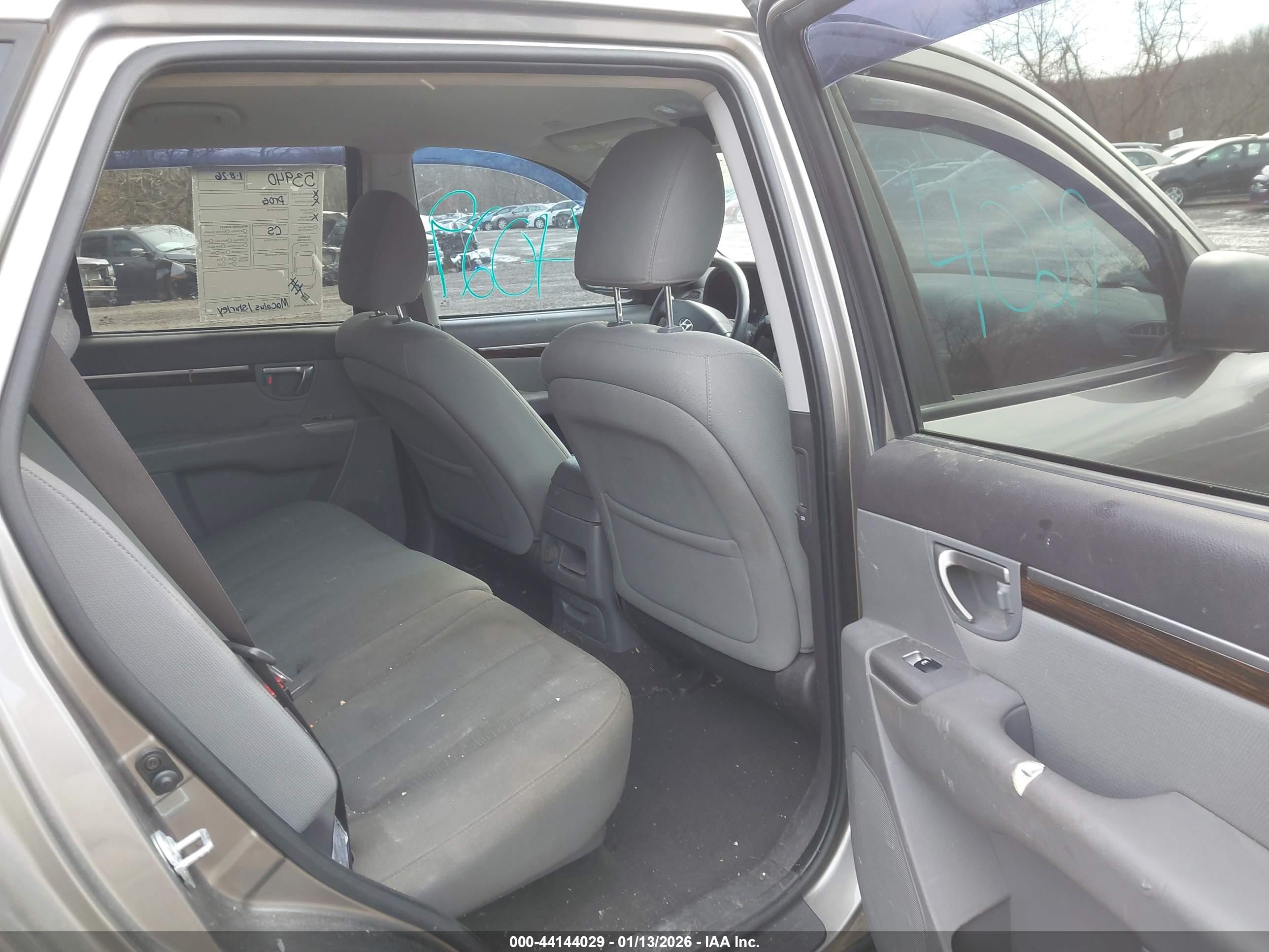 HYUNDAI SANTA image 8