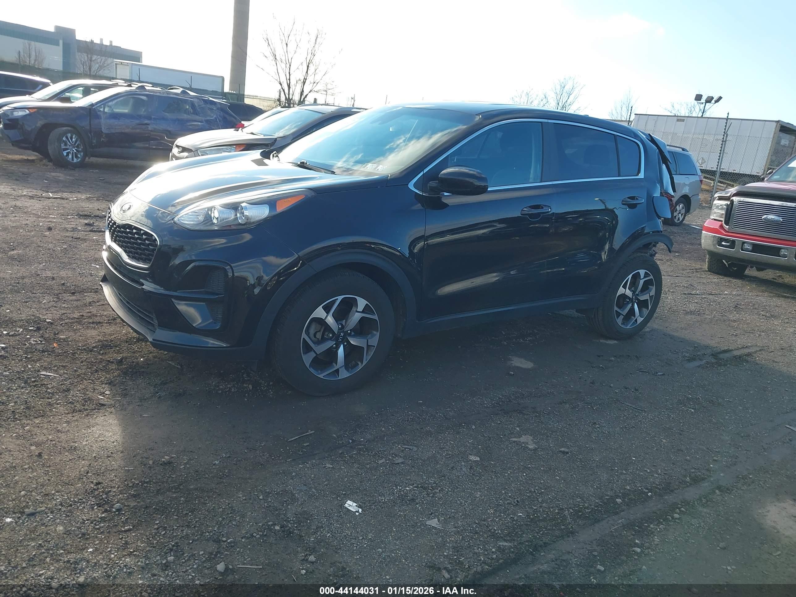 KIA SPORTAGE image 2