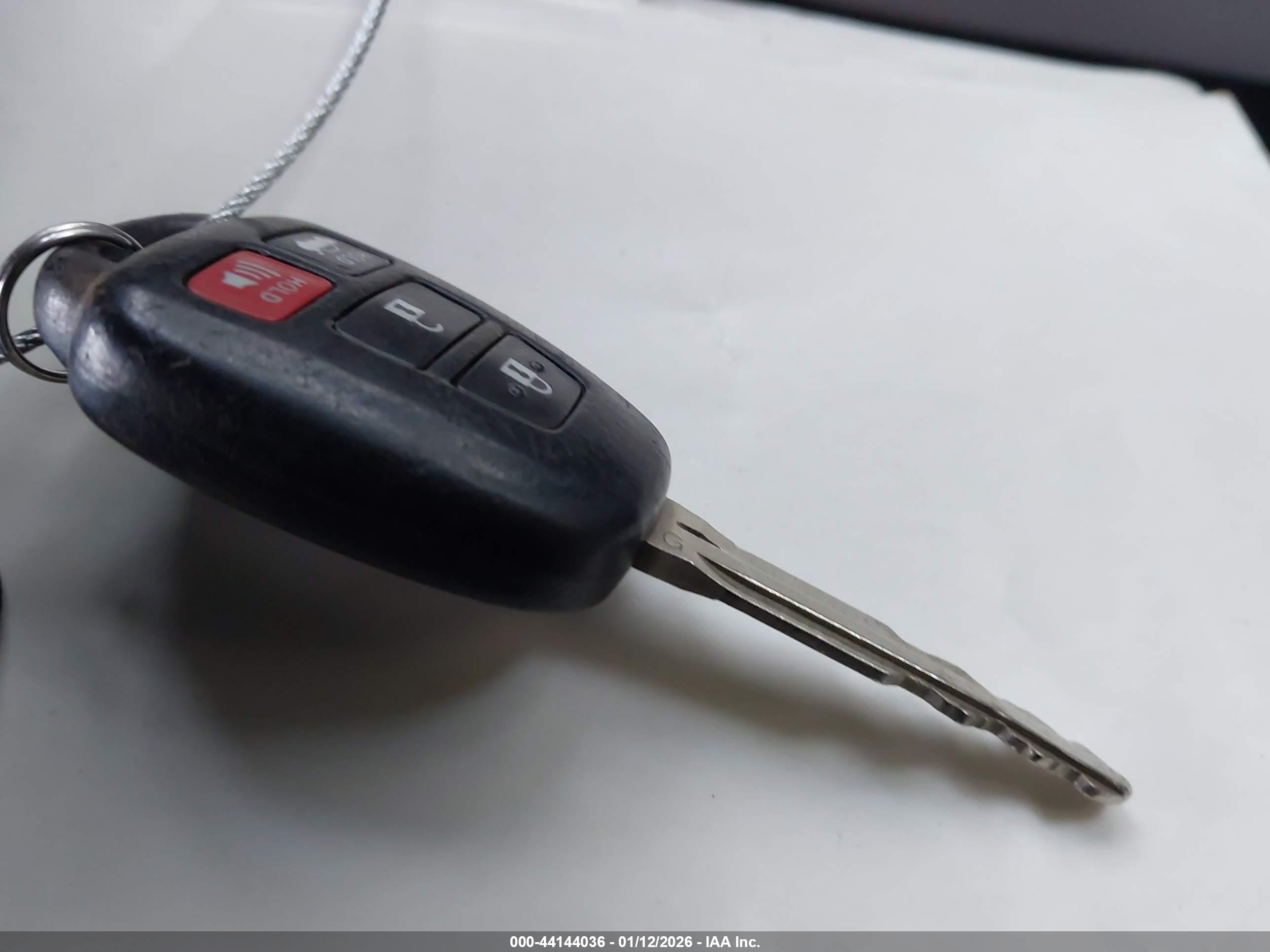 TOYOTA CAMRY image 11