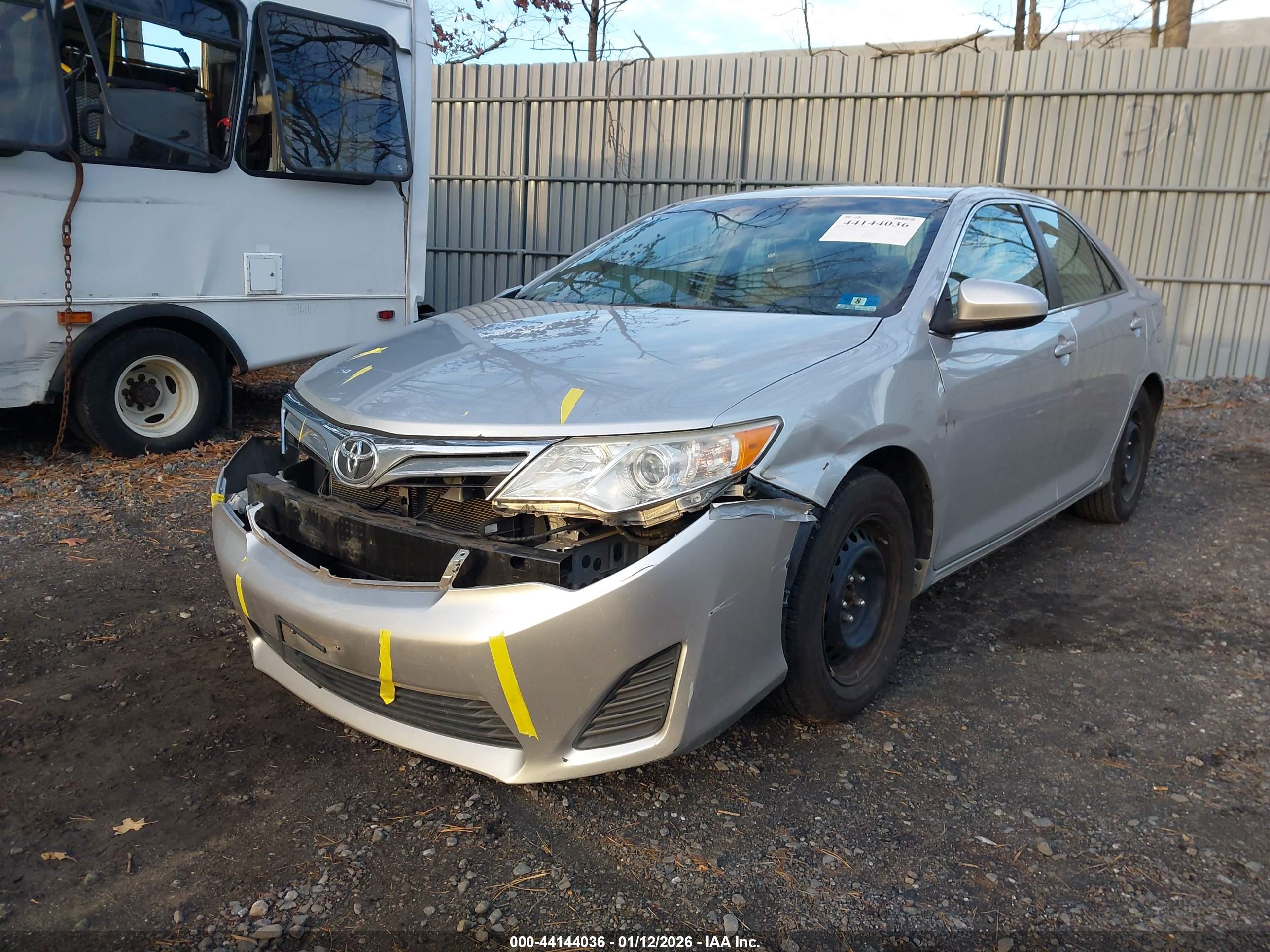 TOYOTA CAMRY image 2