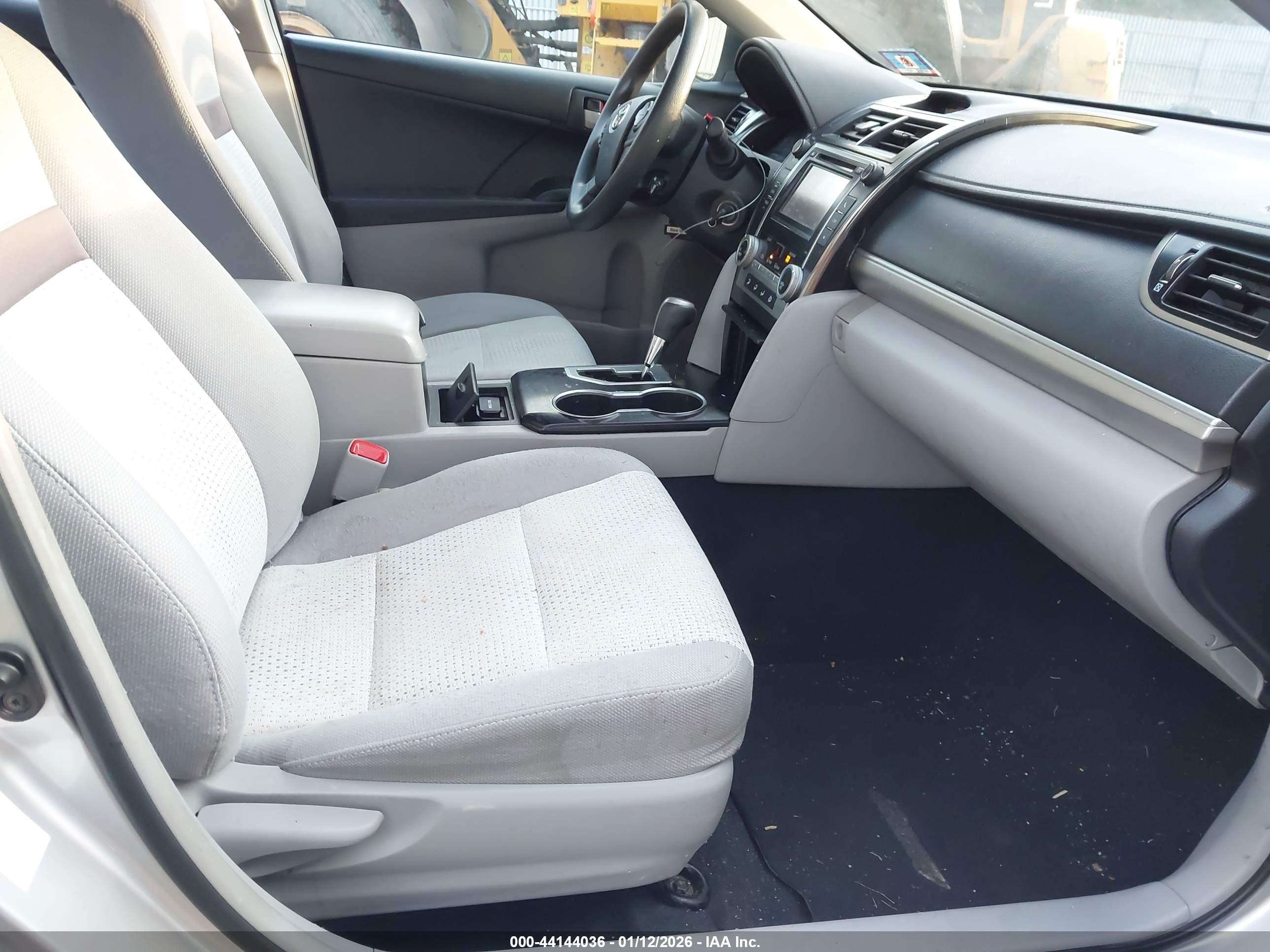 TOYOTA CAMRY image 5