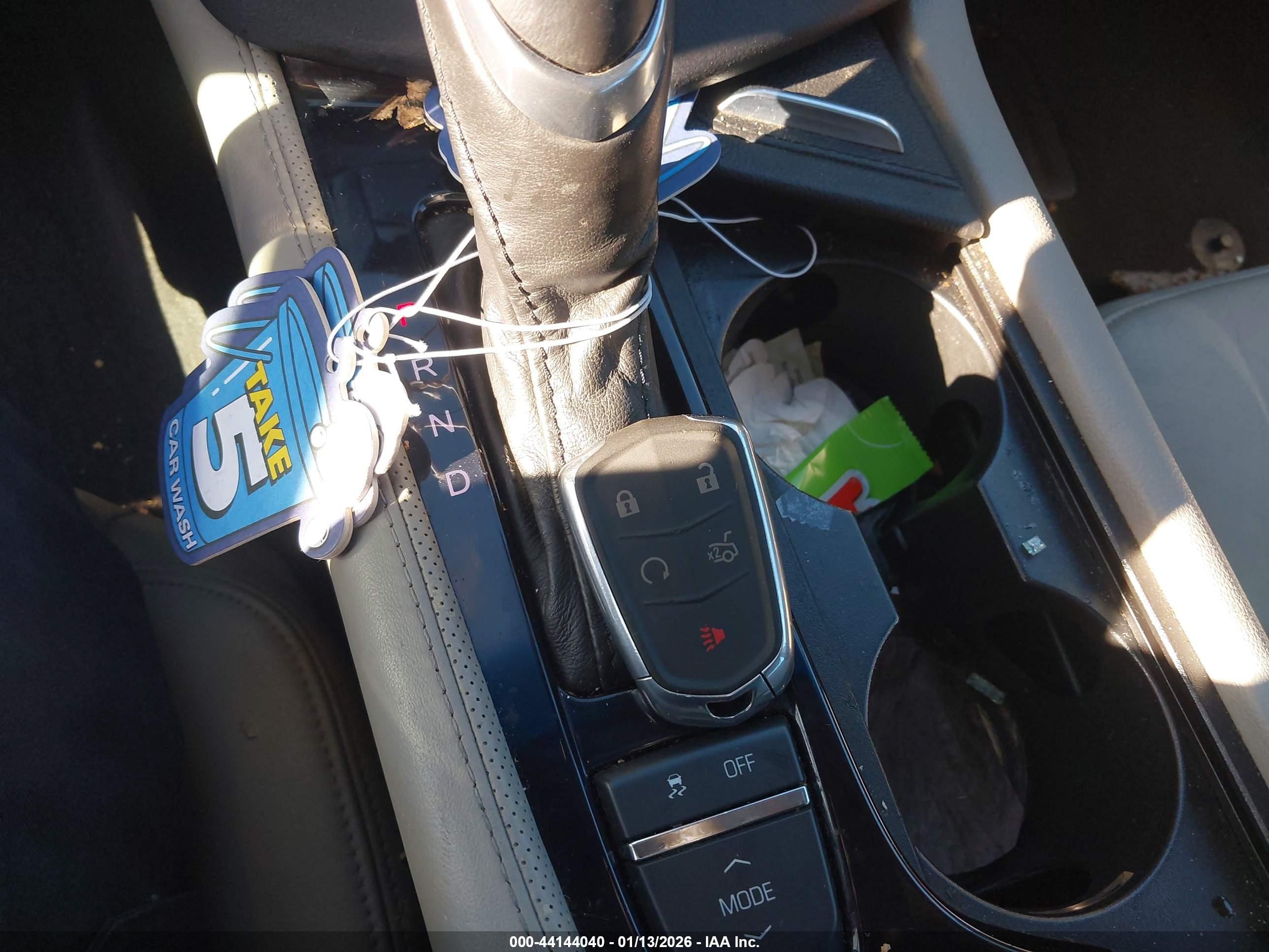 CADILLAC CTS image 11