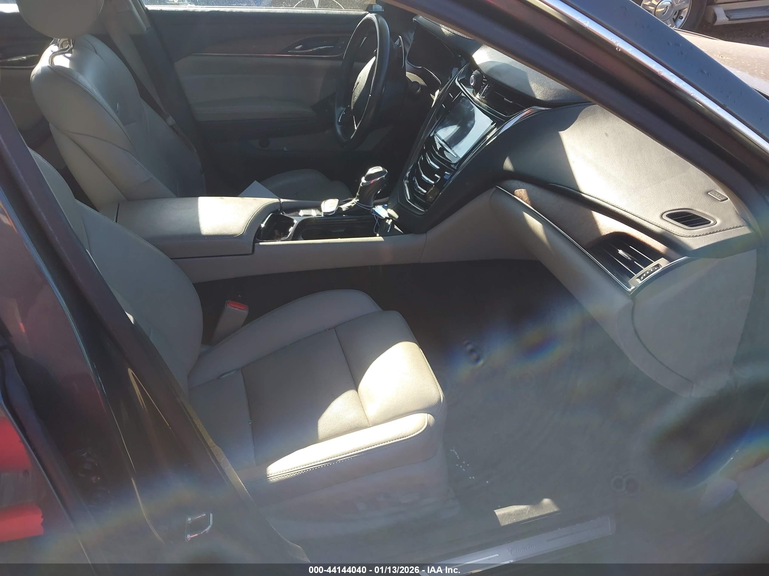CADILLAC CTS image 5