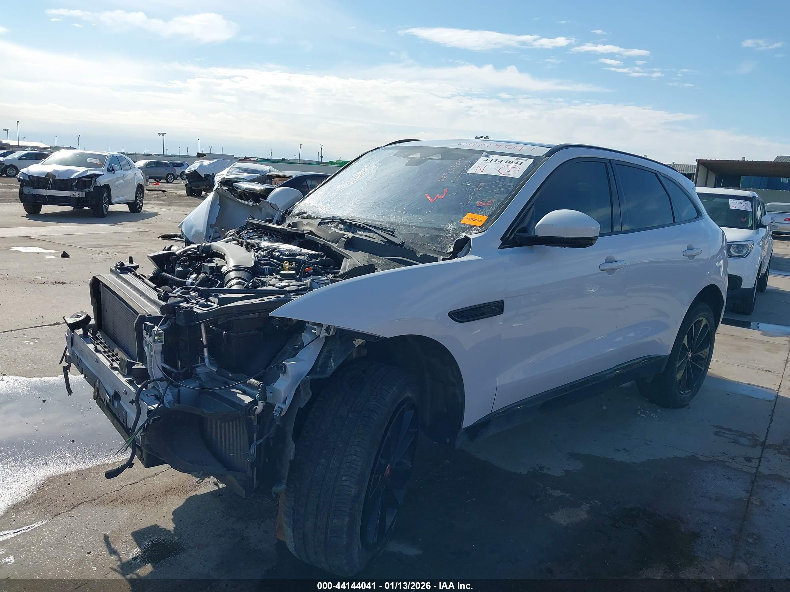 JAGUAR F-PACE image 2