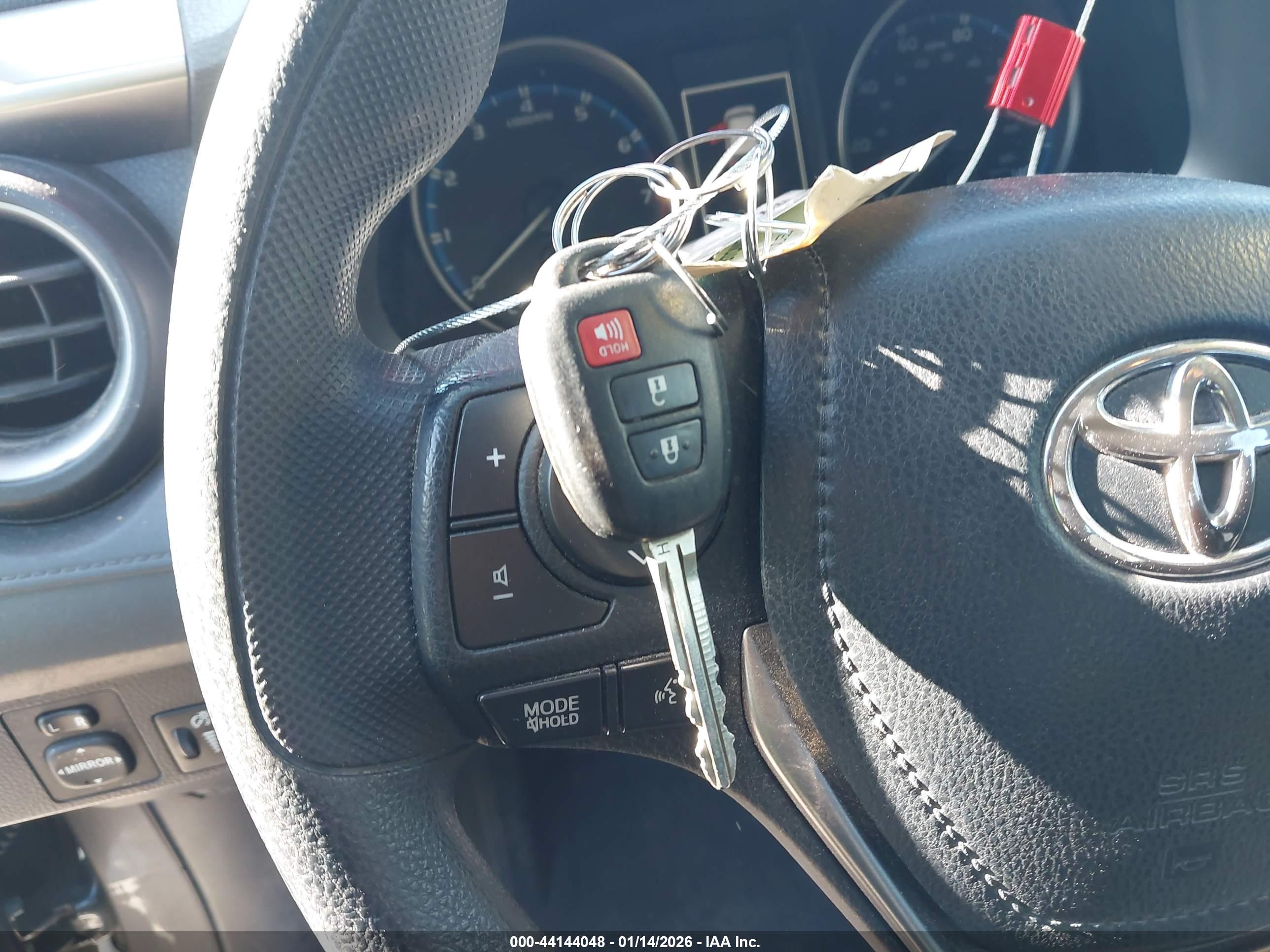 TOYOTA RAV4 image 11