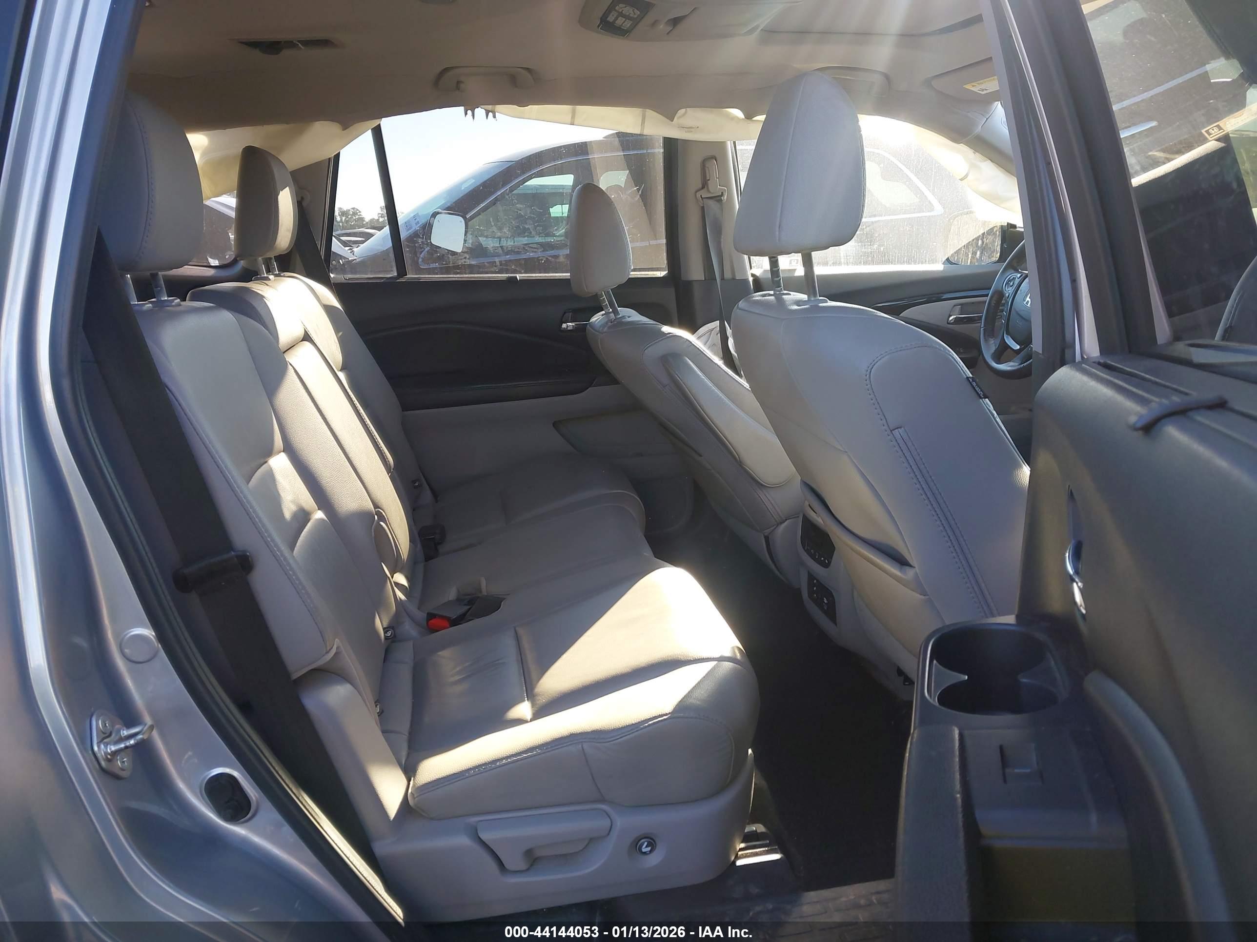HONDA PILOT image 8