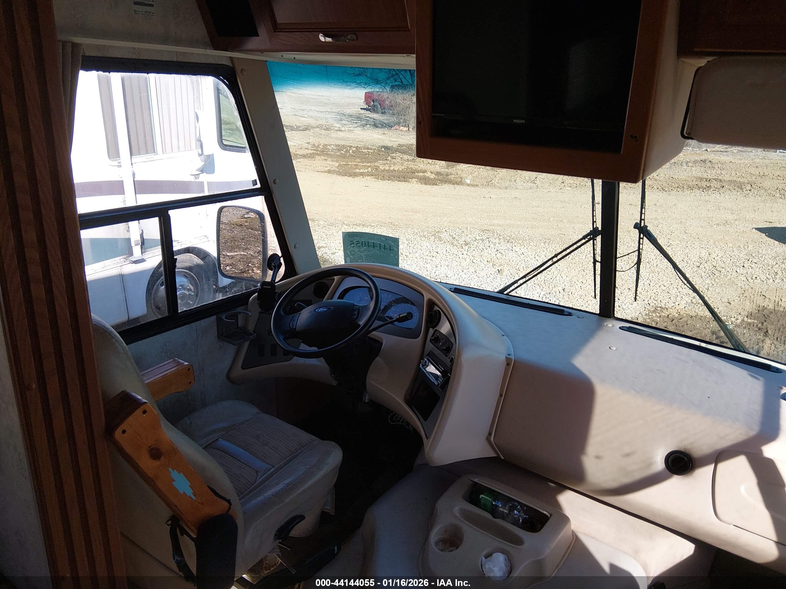 FORD F550 image 5