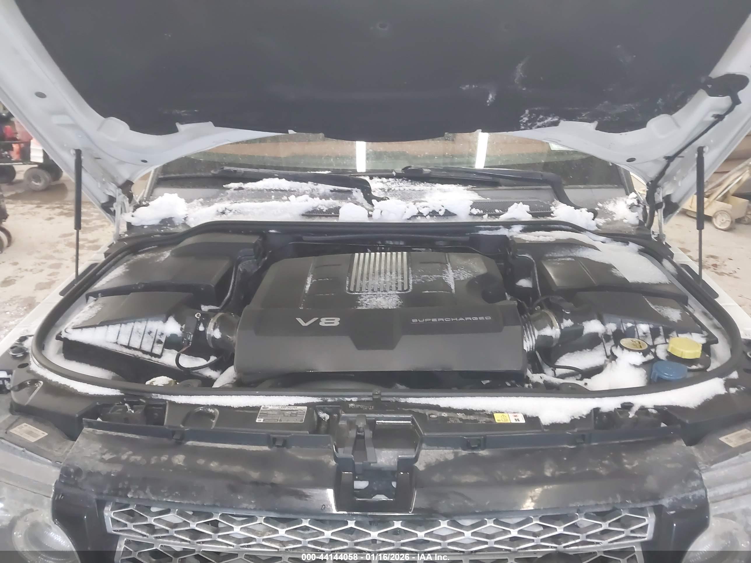LAND ROVER image 10
