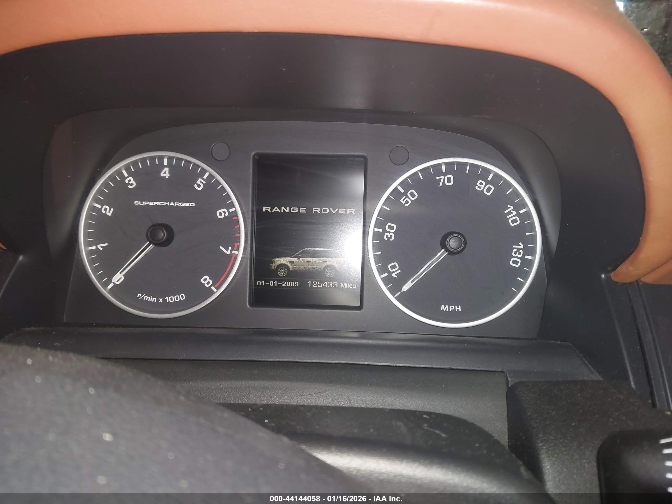 LAND ROVER image 7