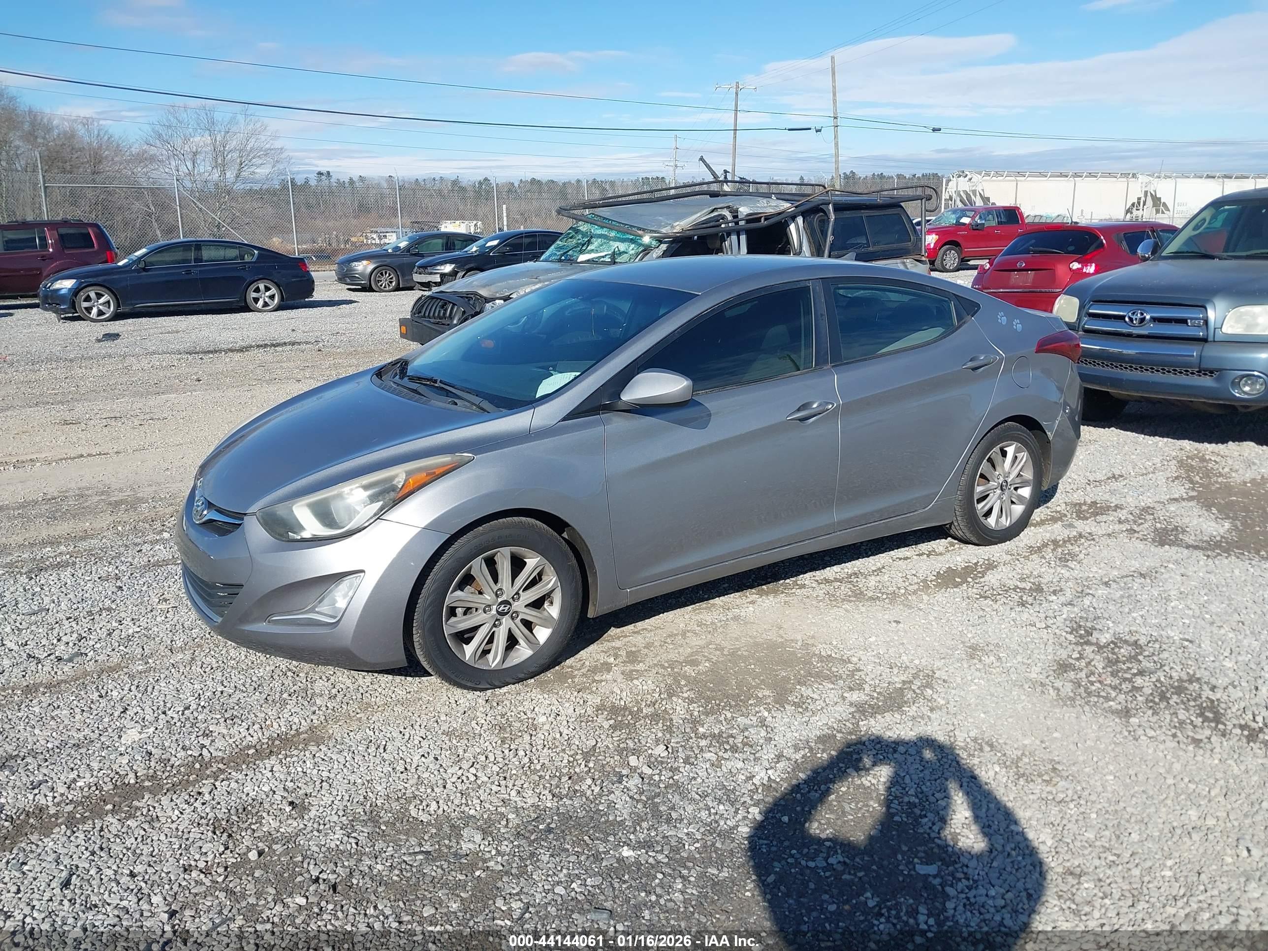 HYUNDAI ELANTRA image 2