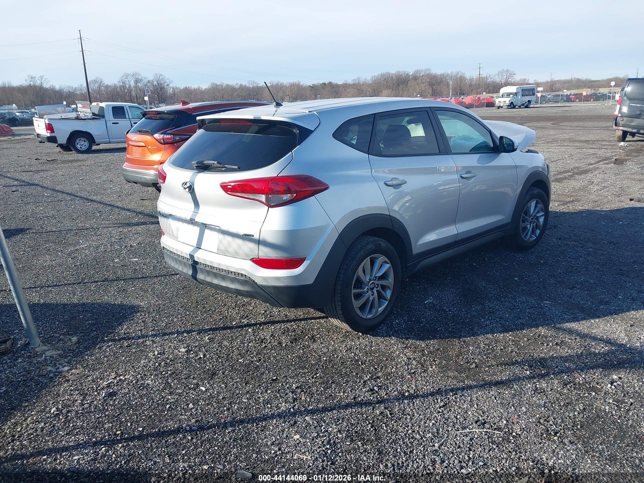 HYUNDAI TUCSON image 4