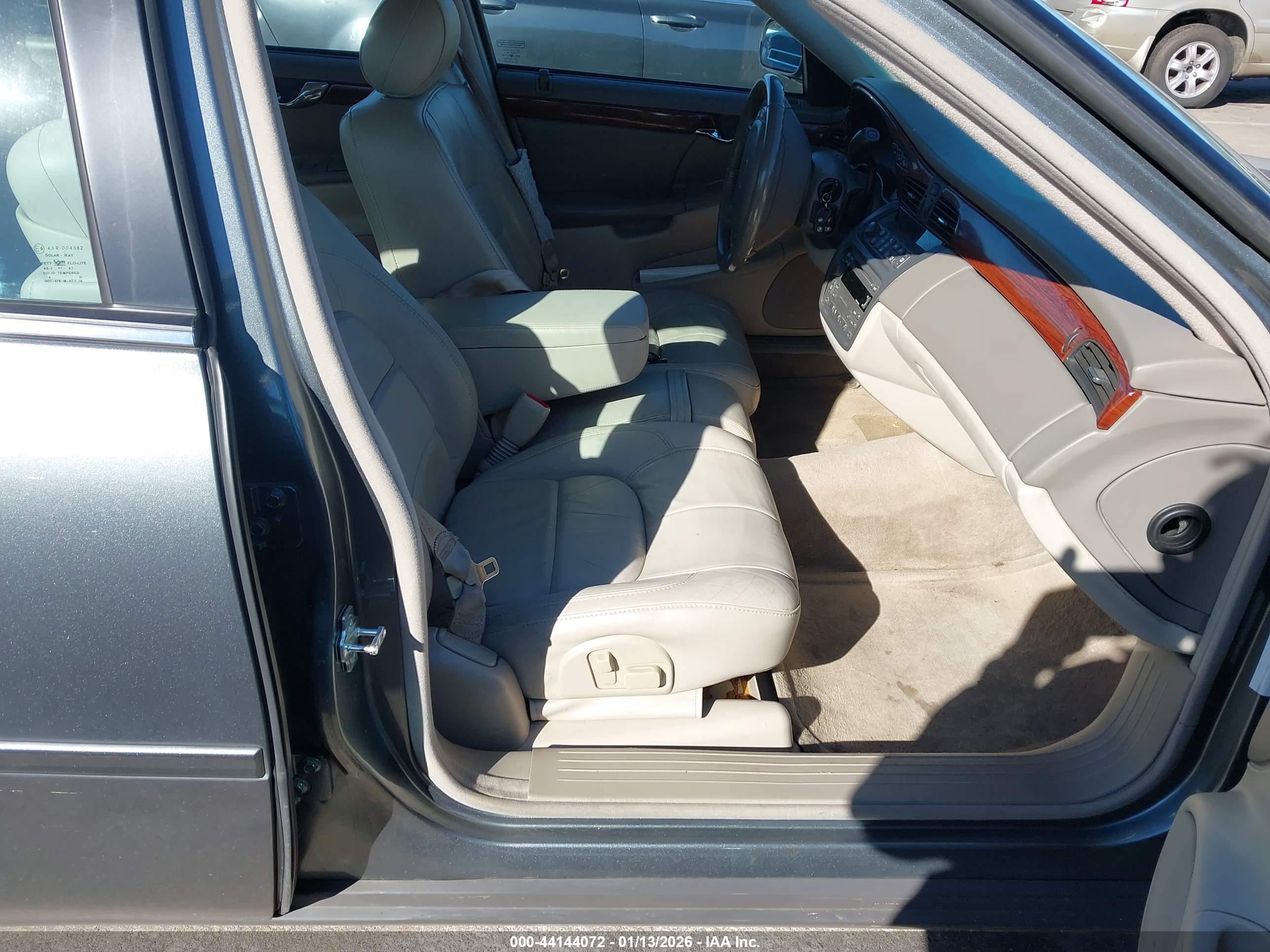 CADILLAC DEVILLE image 5