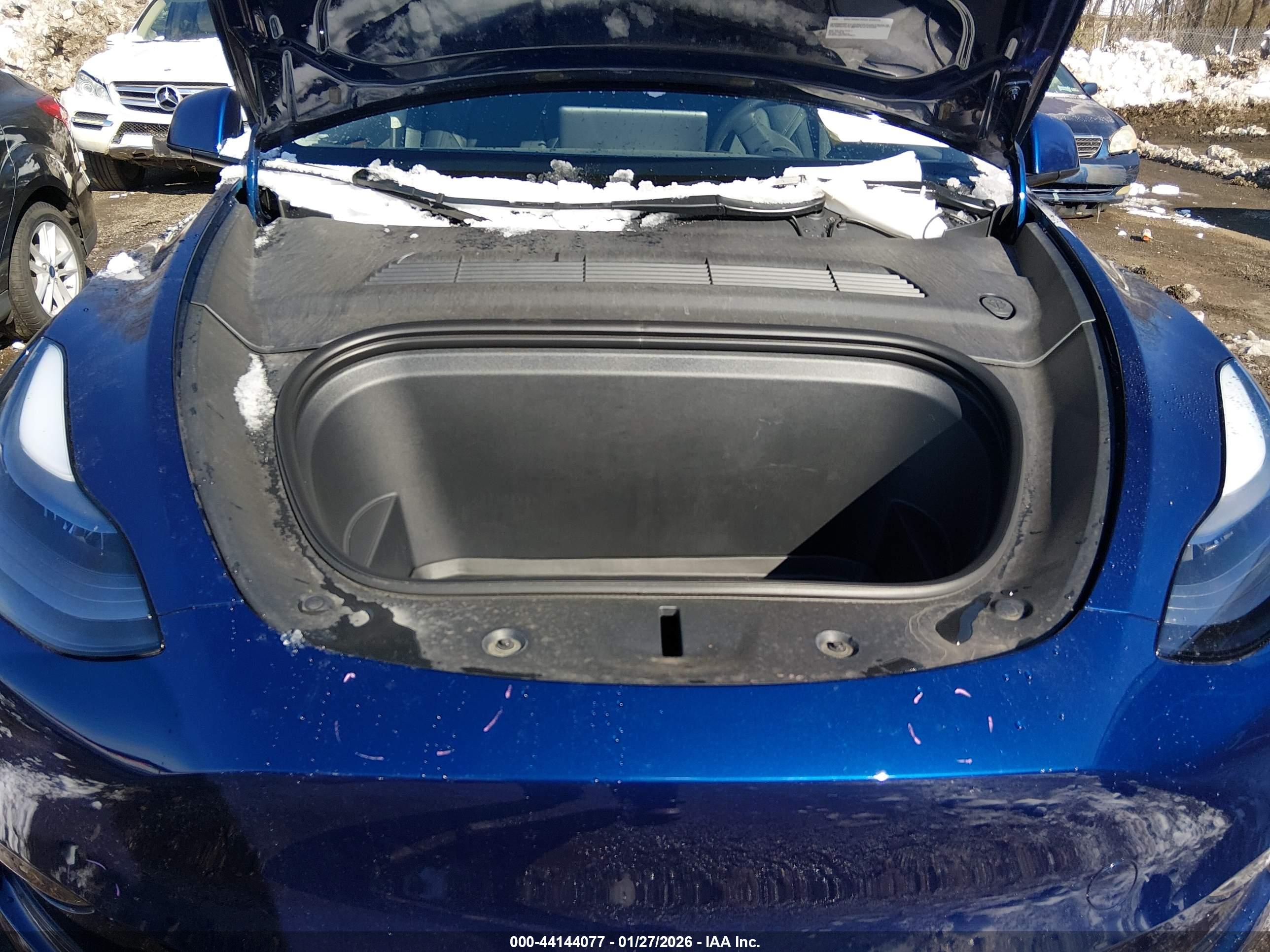 TESLA MODEL image 10