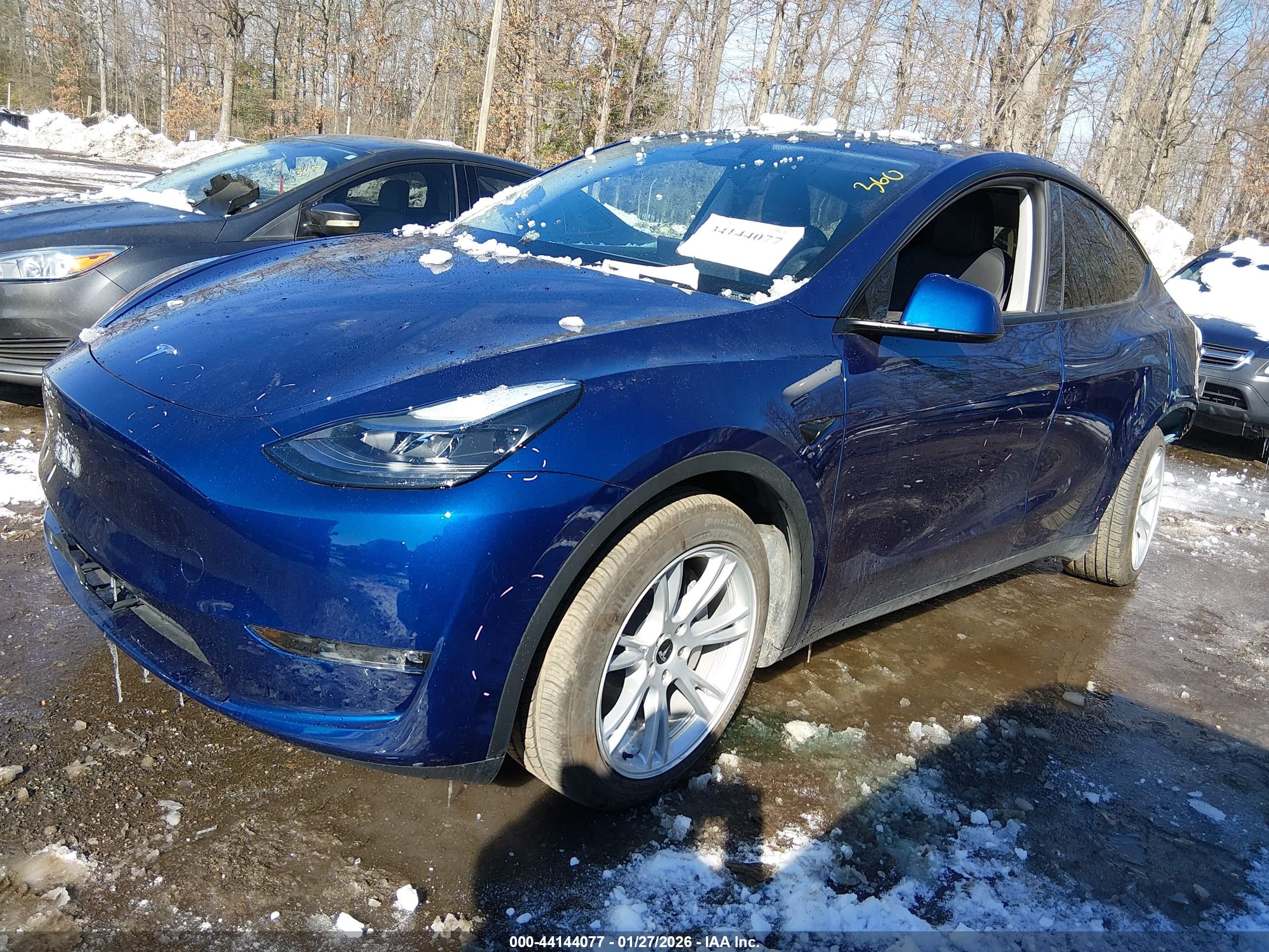 TESLA MODEL image 2