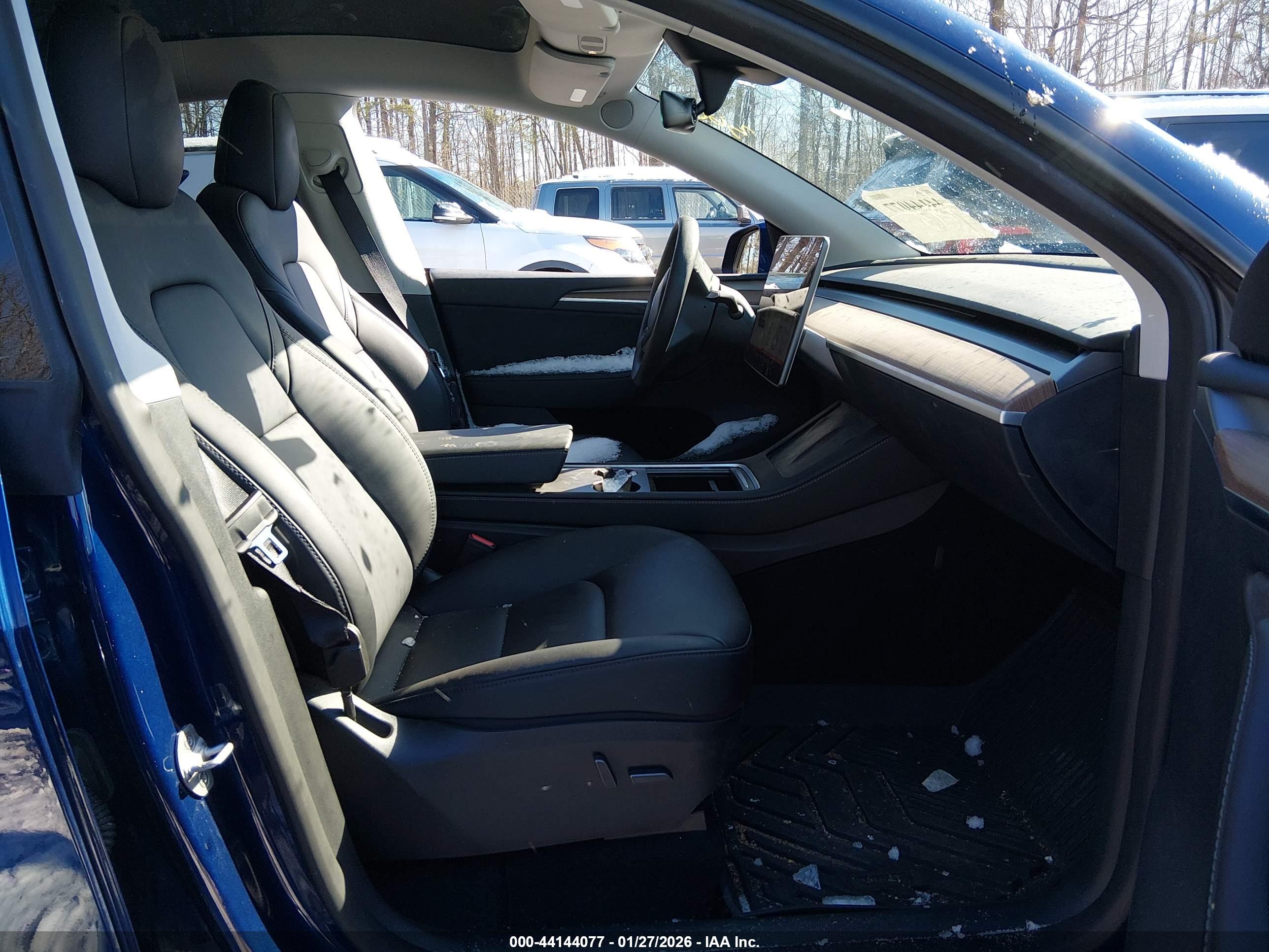 TESLA MODEL image 5
