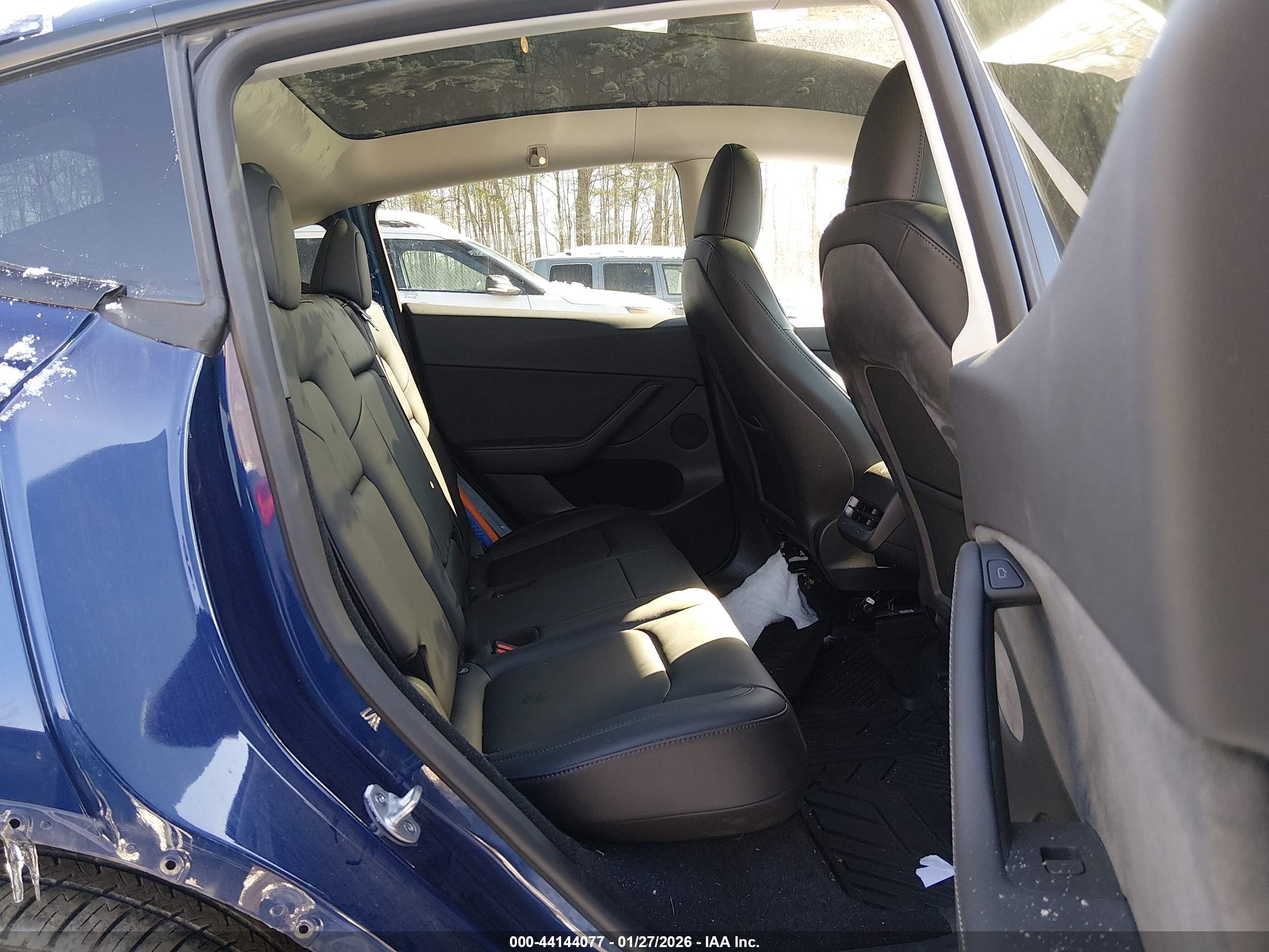 TESLA MODEL image 8