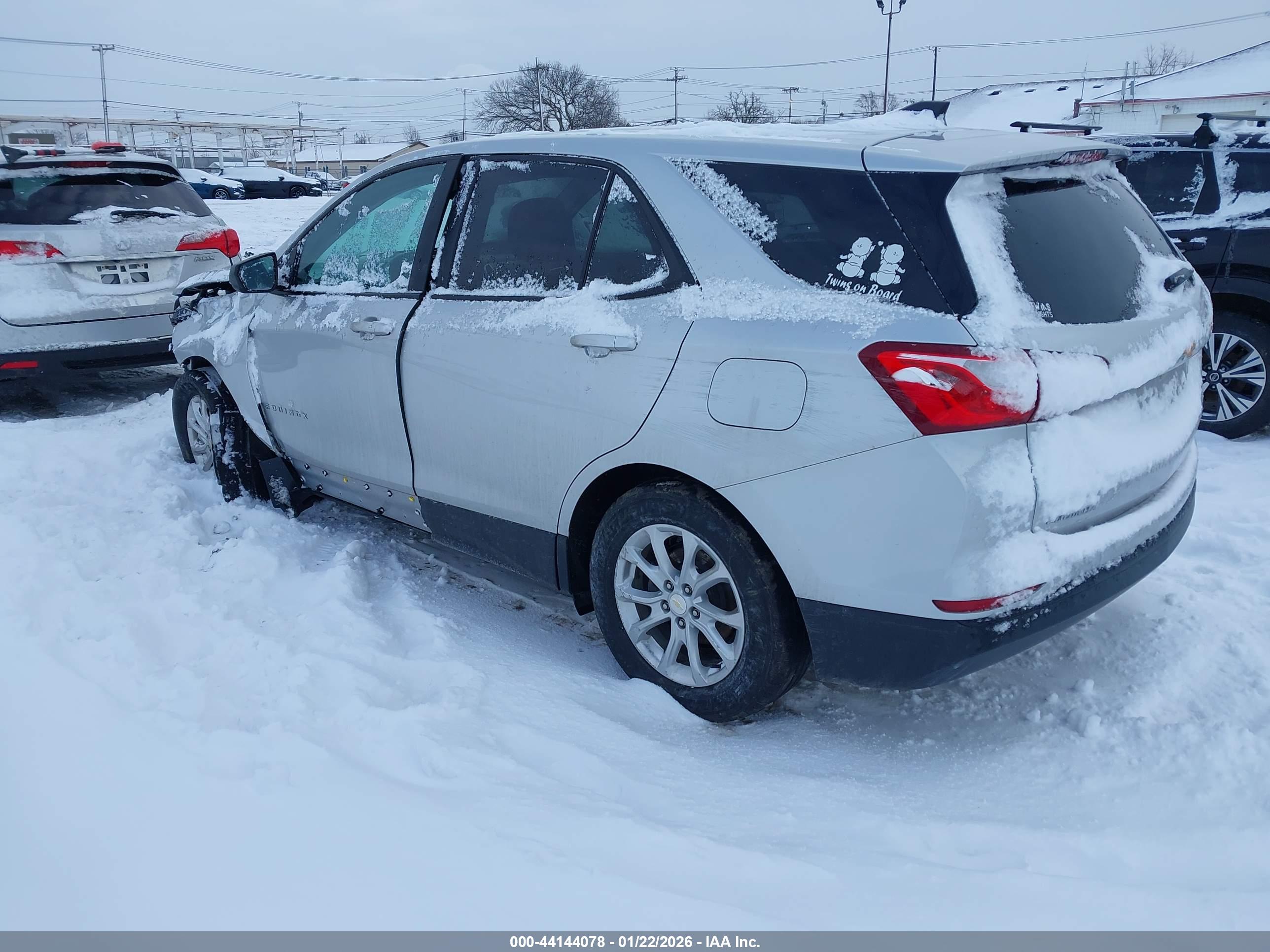 CHEVROLET EQUINOX image 3