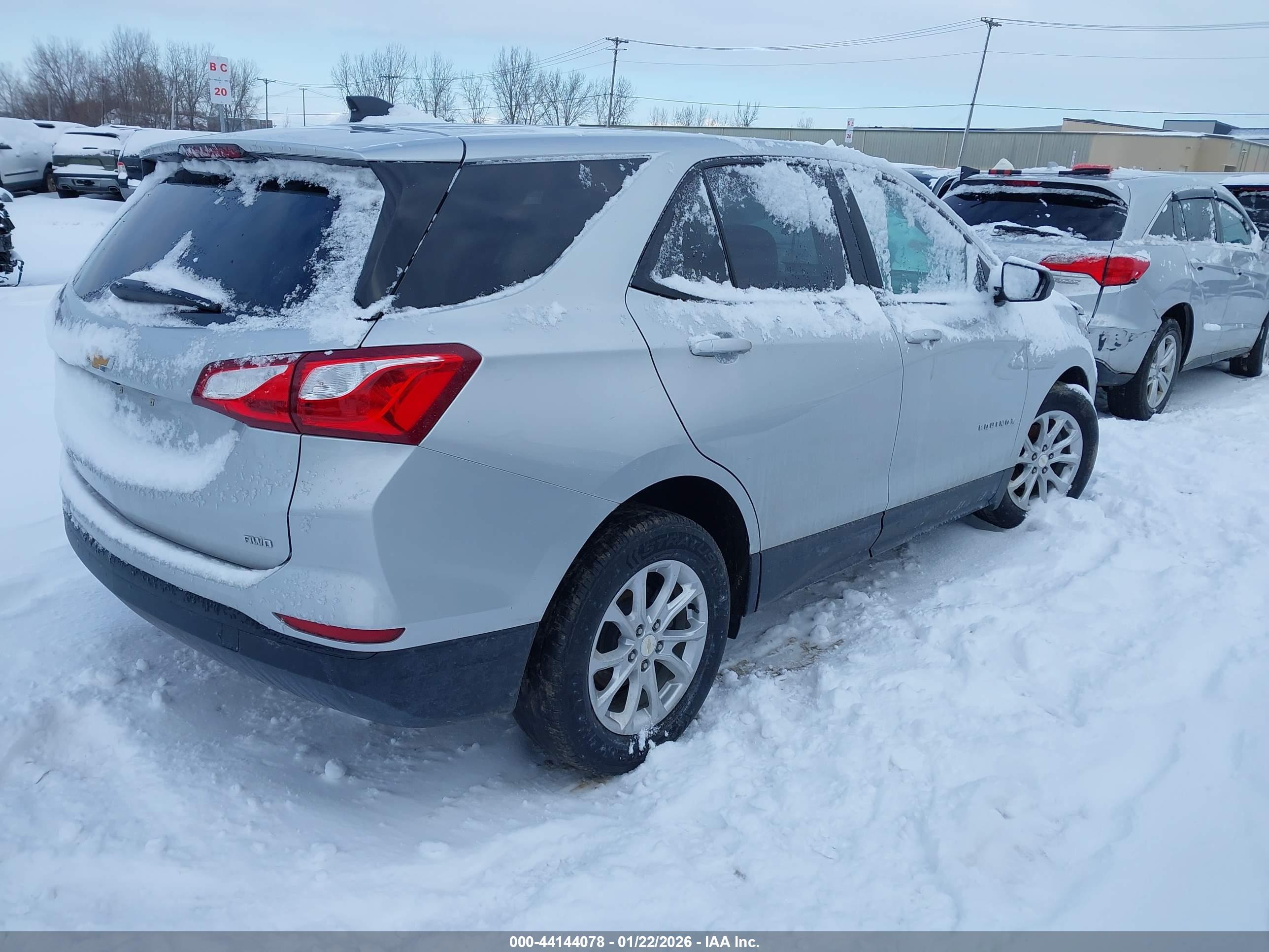 CHEVROLET EQUINOX image 4