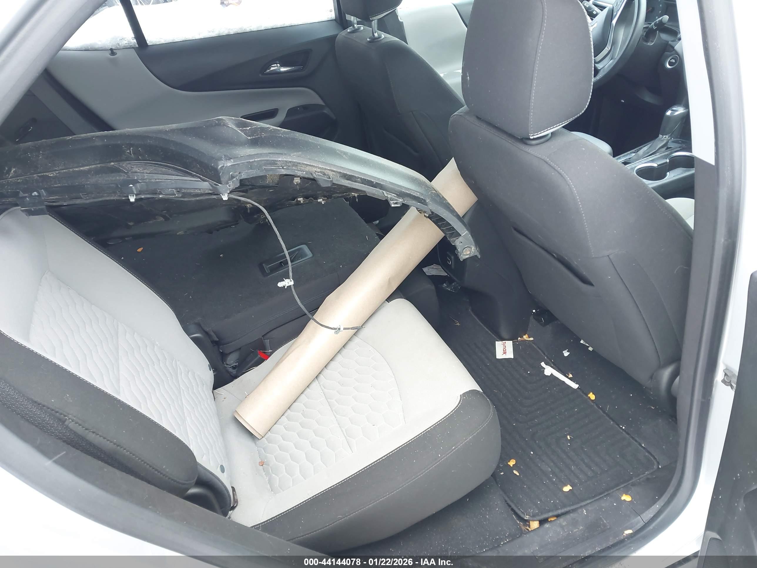 CHEVROLET EQUINOX image 8