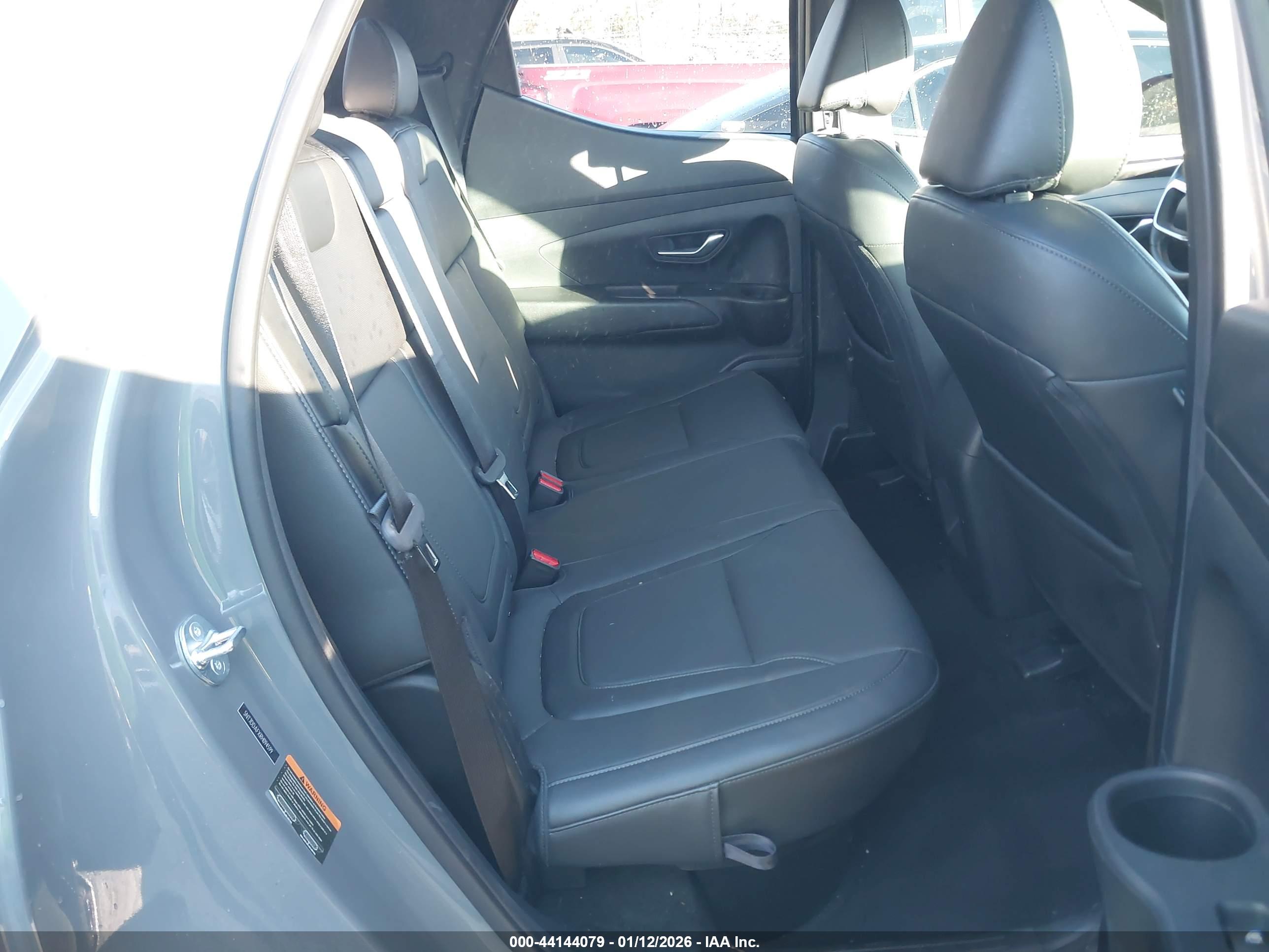 HYUNDAI SANTA image 8