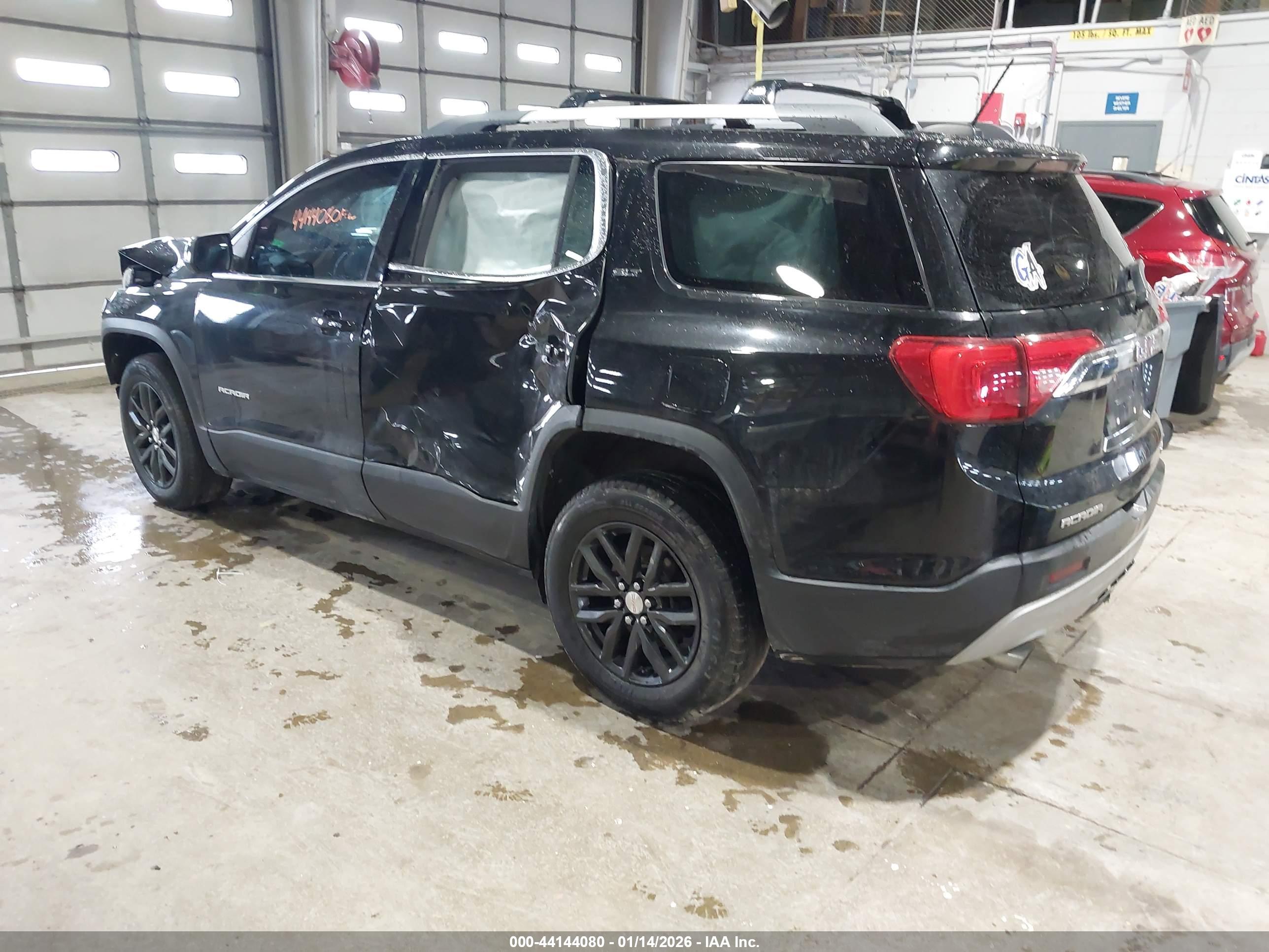 GMC ACADIA image 3