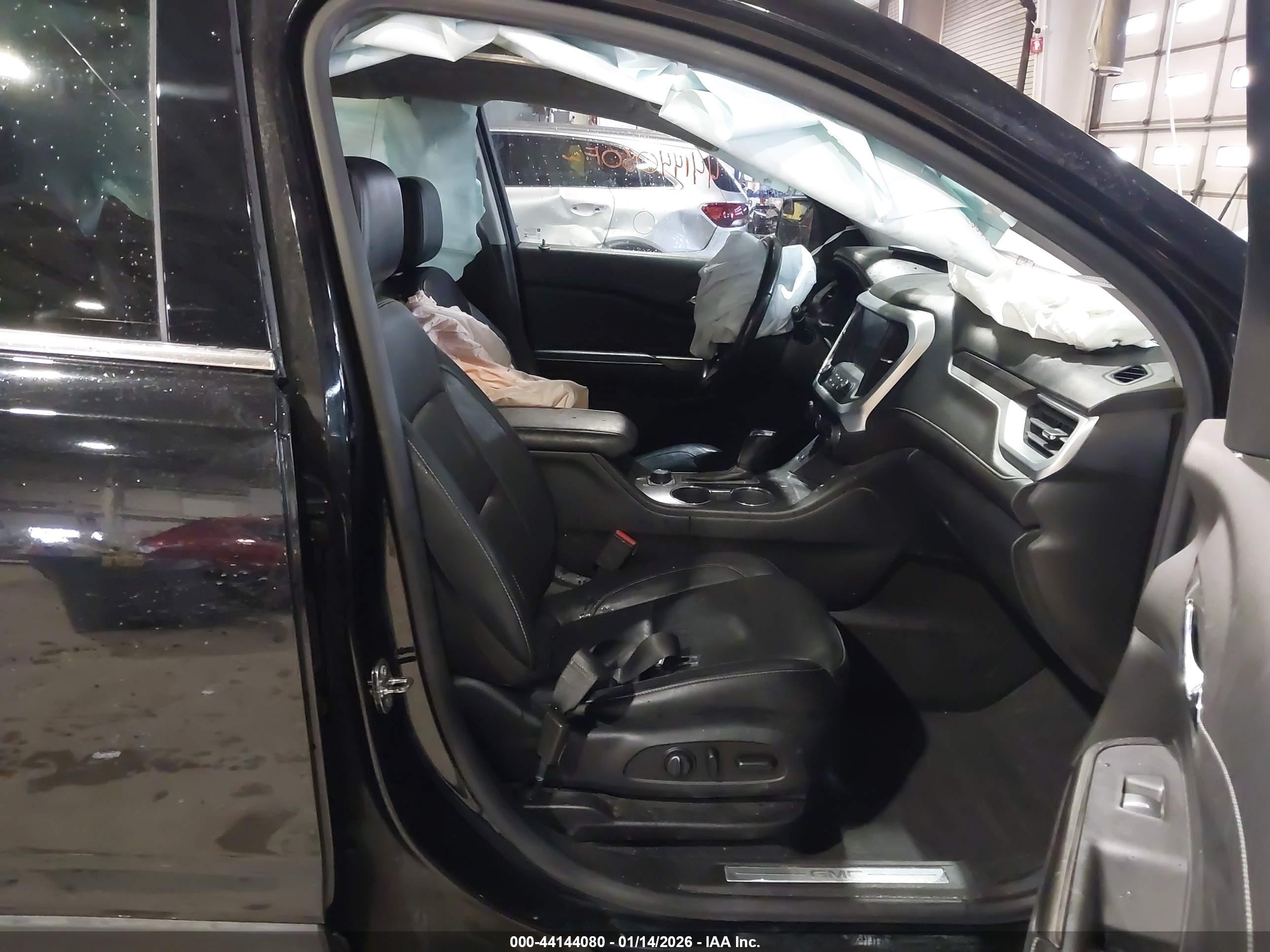 GMC ACADIA image 5