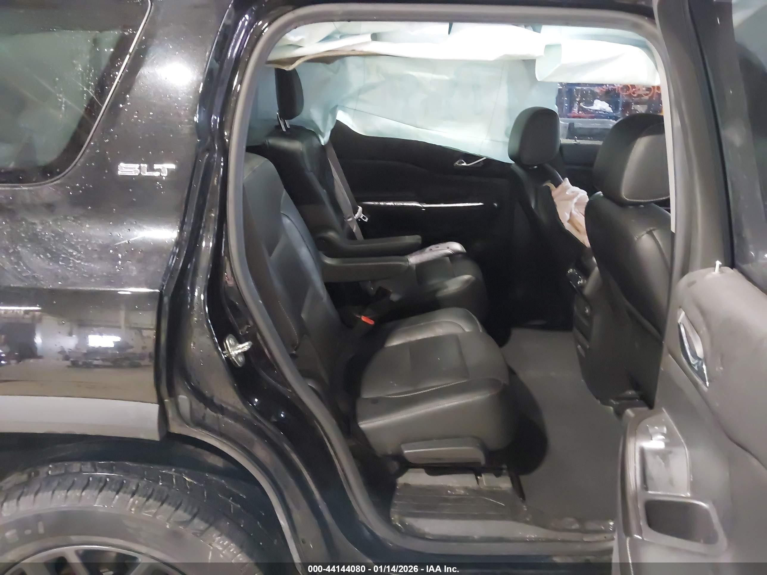 GMC ACADIA image 8