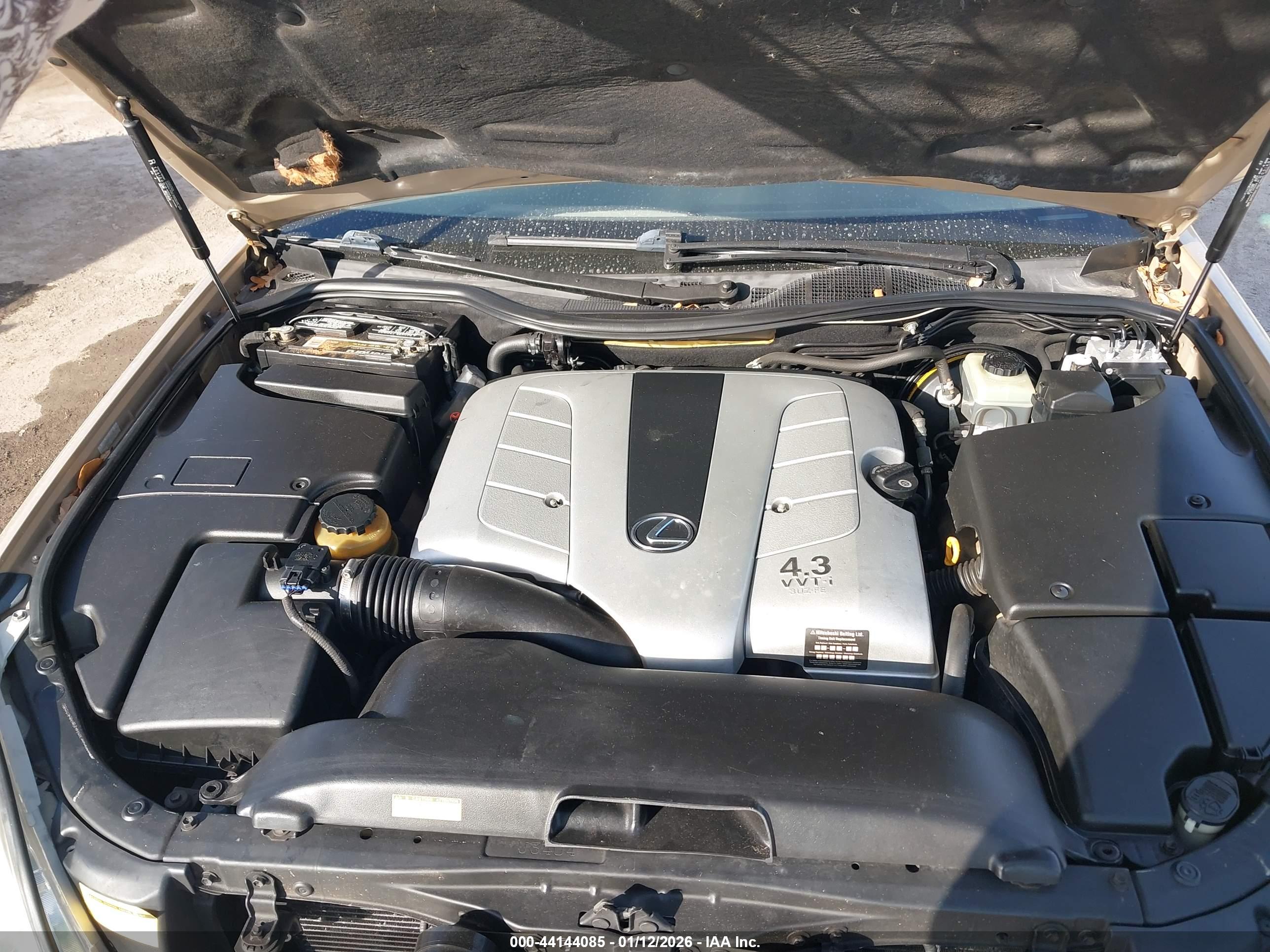 LEXUS LS image 10