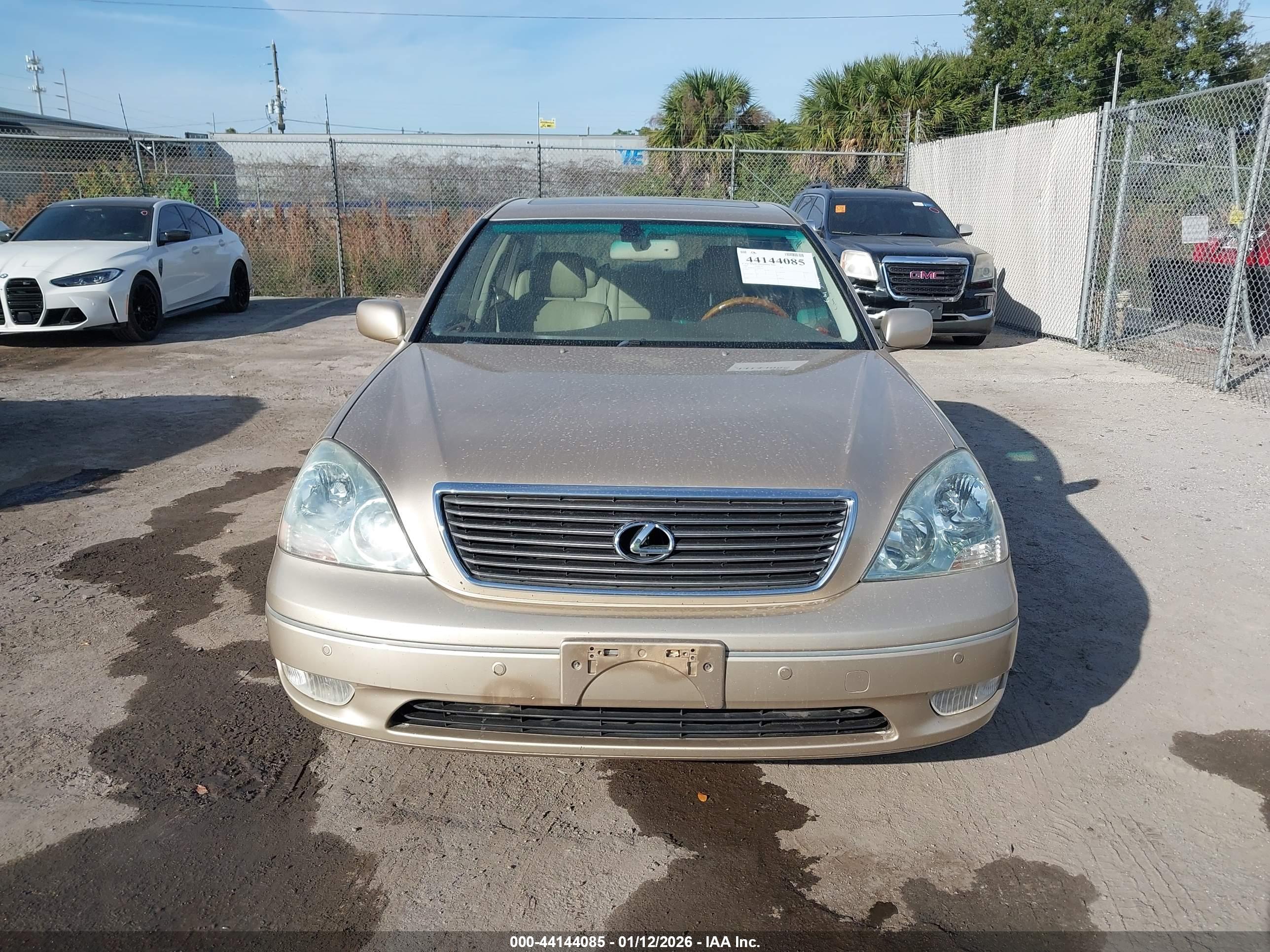 LEXUS LS image 6