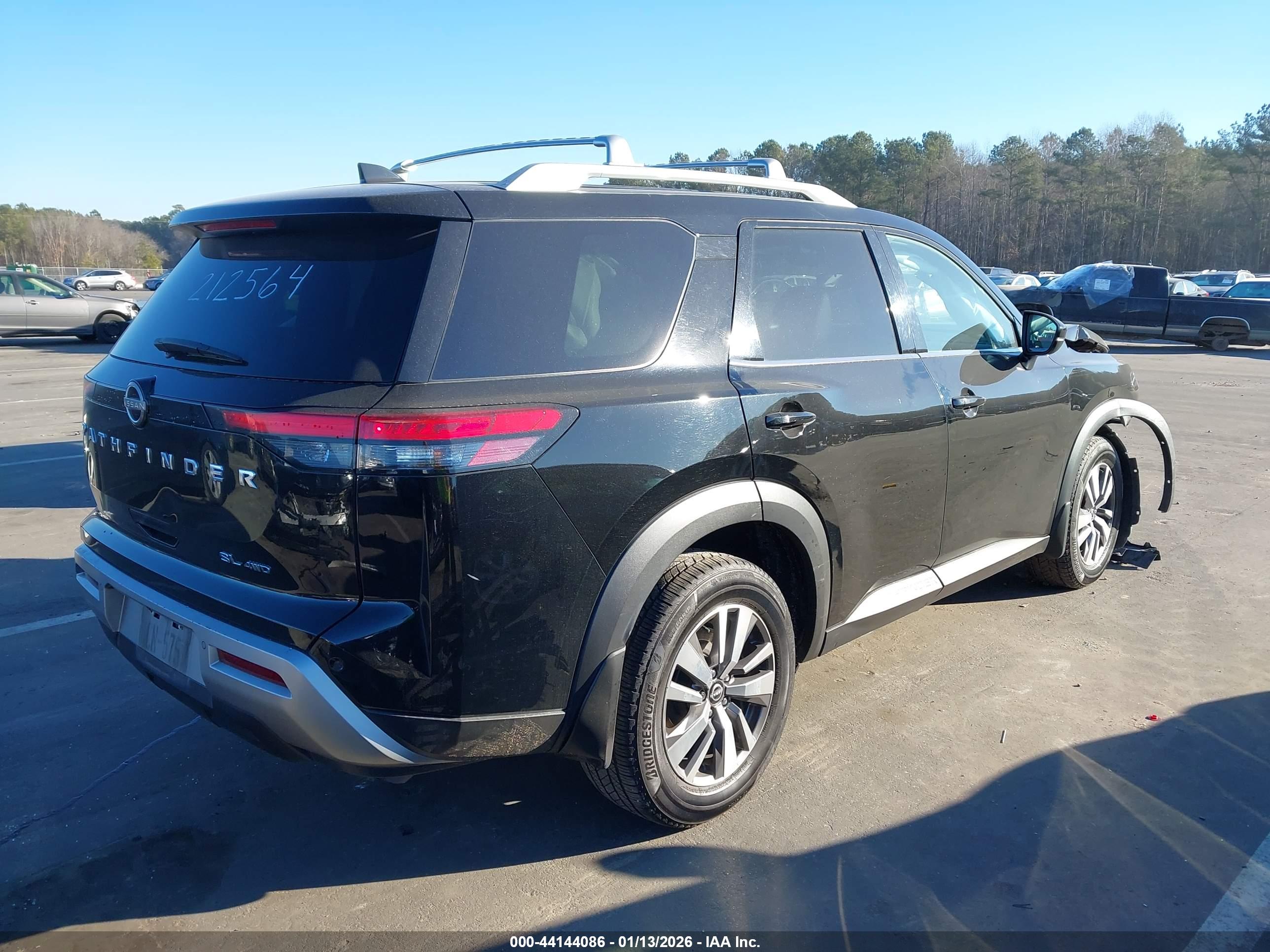 NISSAN PATHFINDER image 4