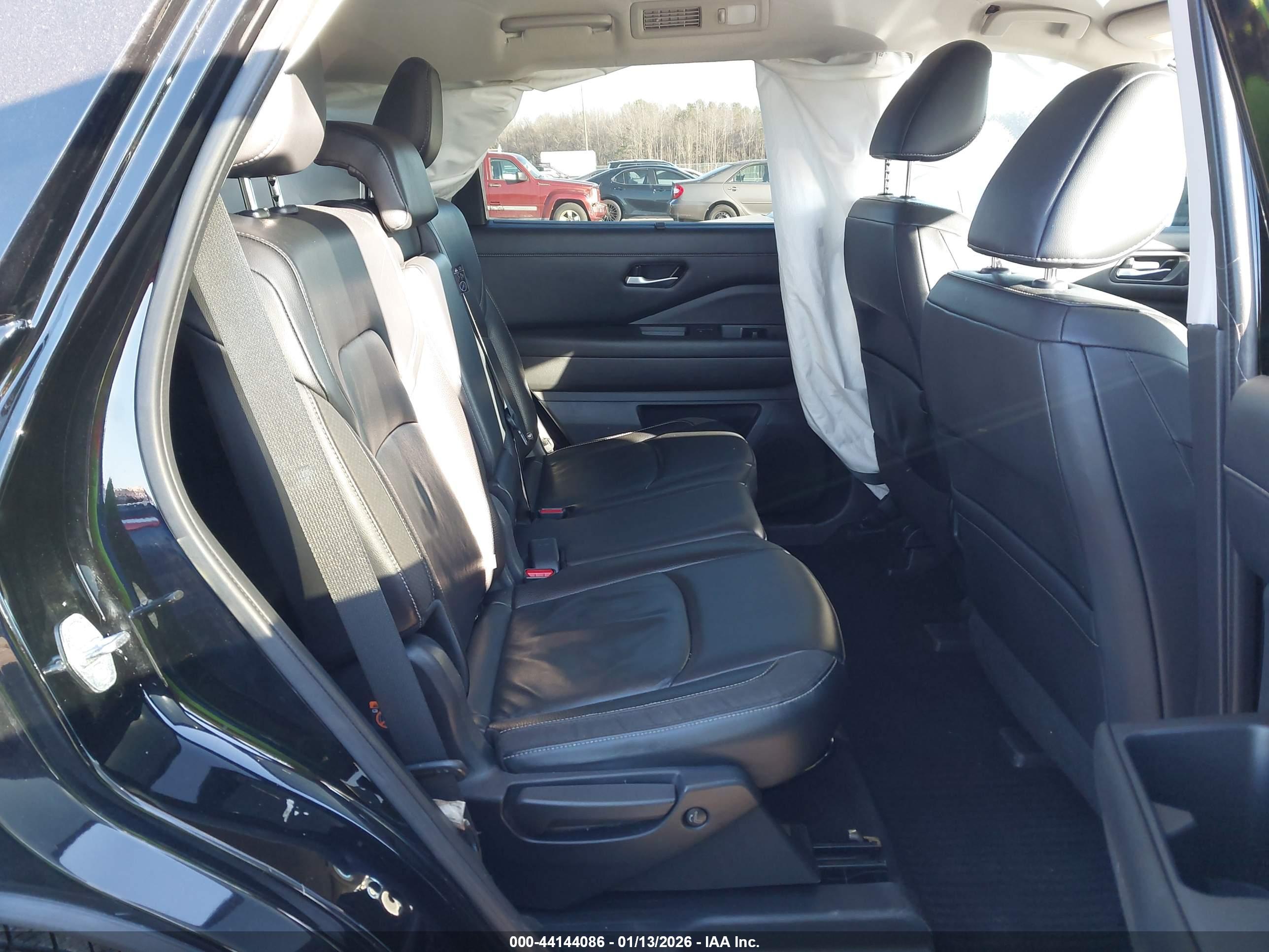 NISSAN PATHFINDER image 8