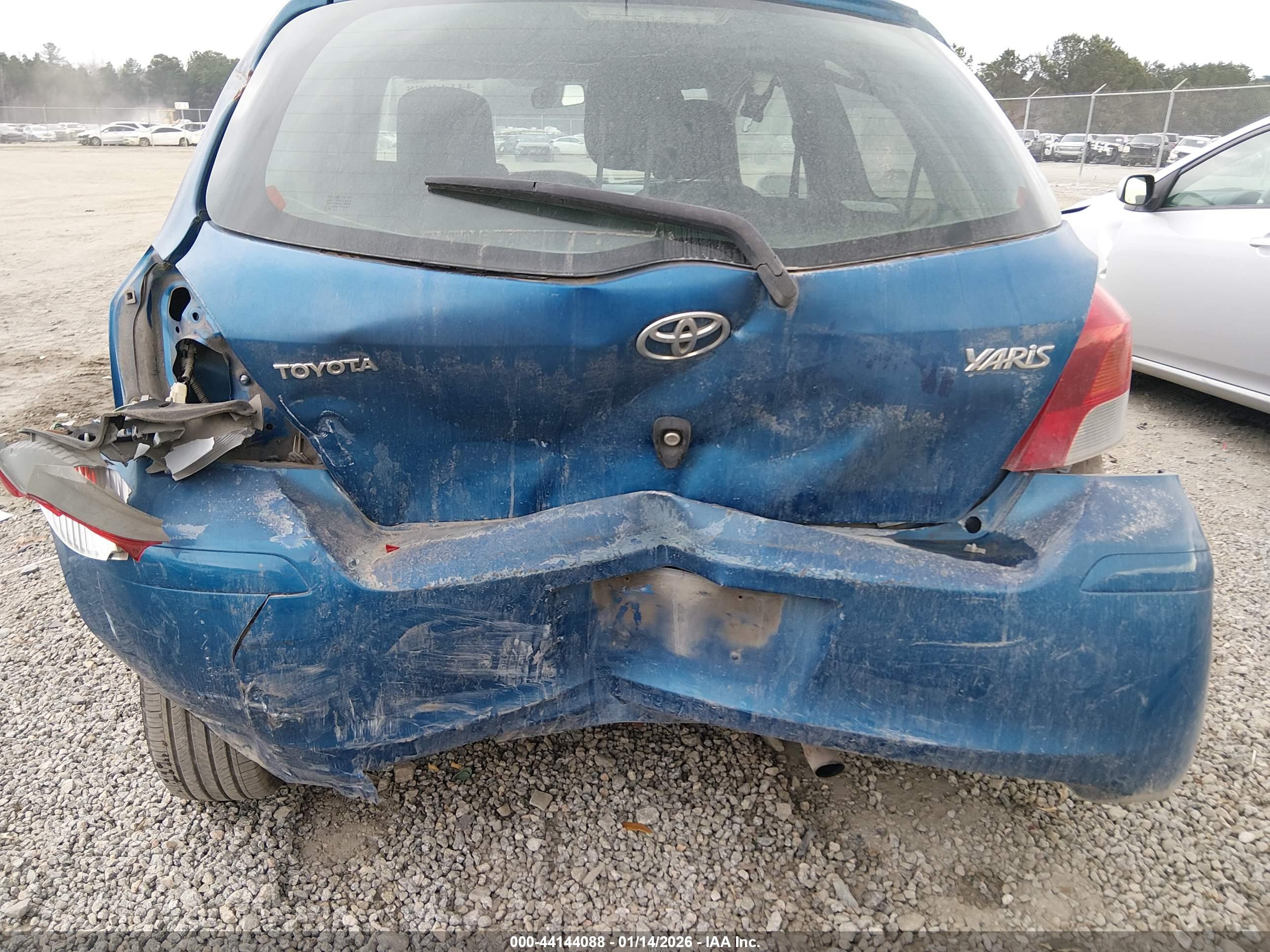 TOYOTA YARIS image 6