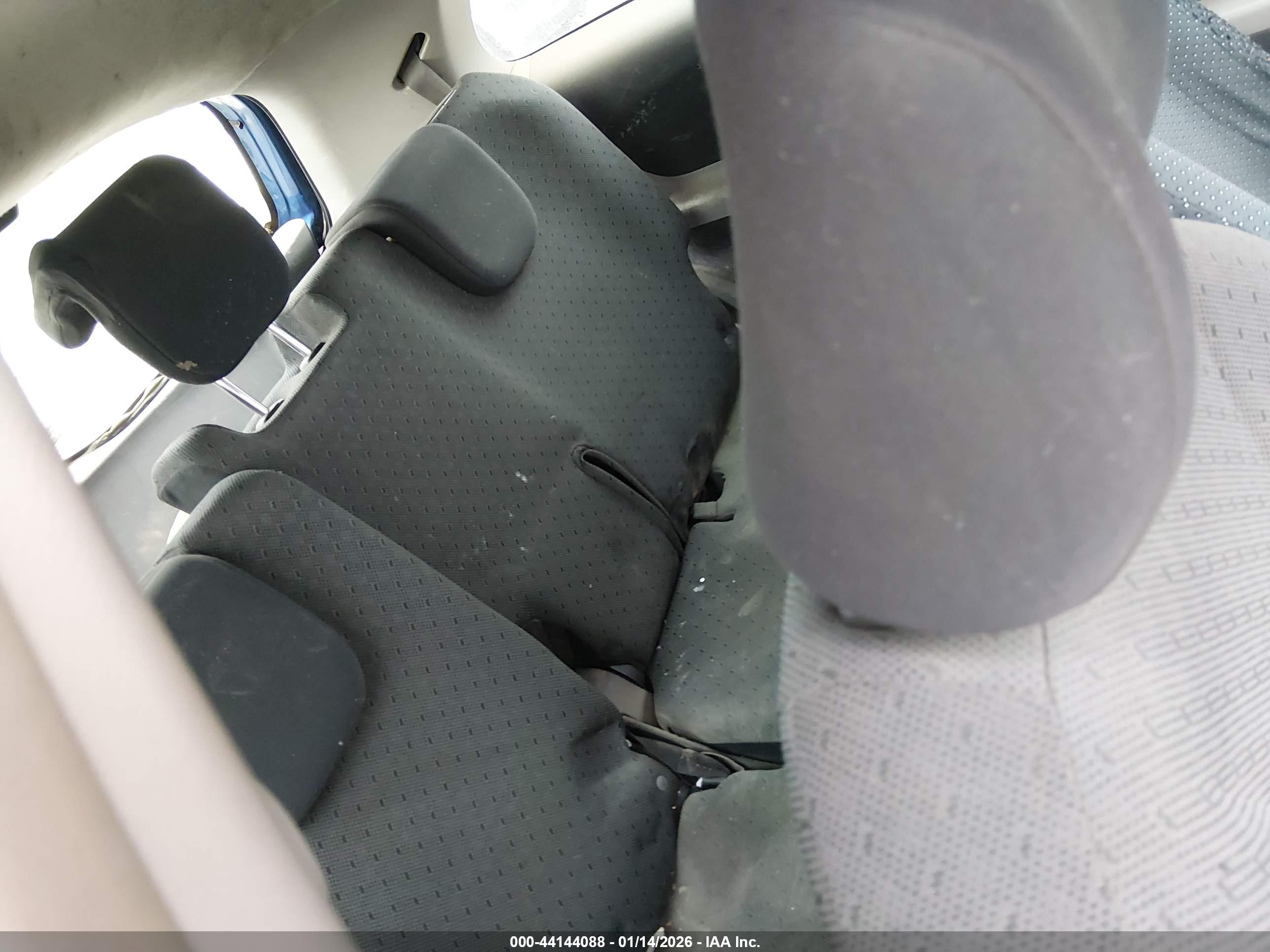 TOYOTA YARIS image 8