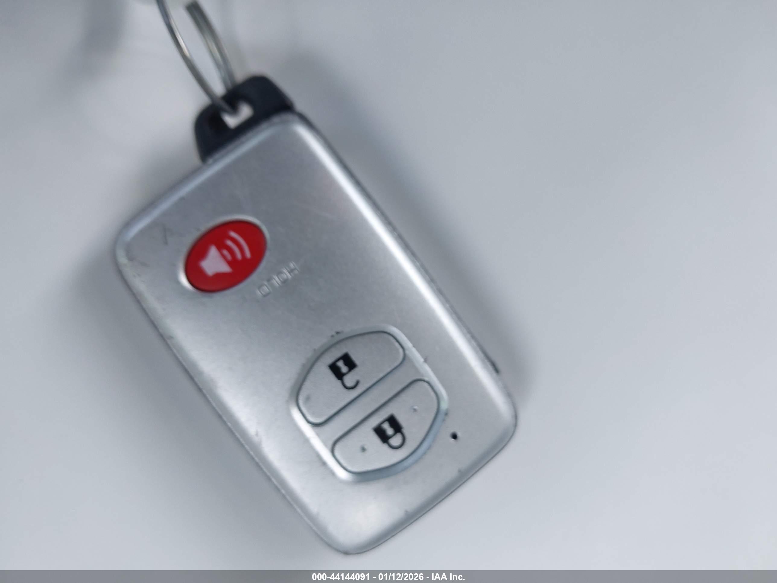 TOYOTA PRIUS image 11