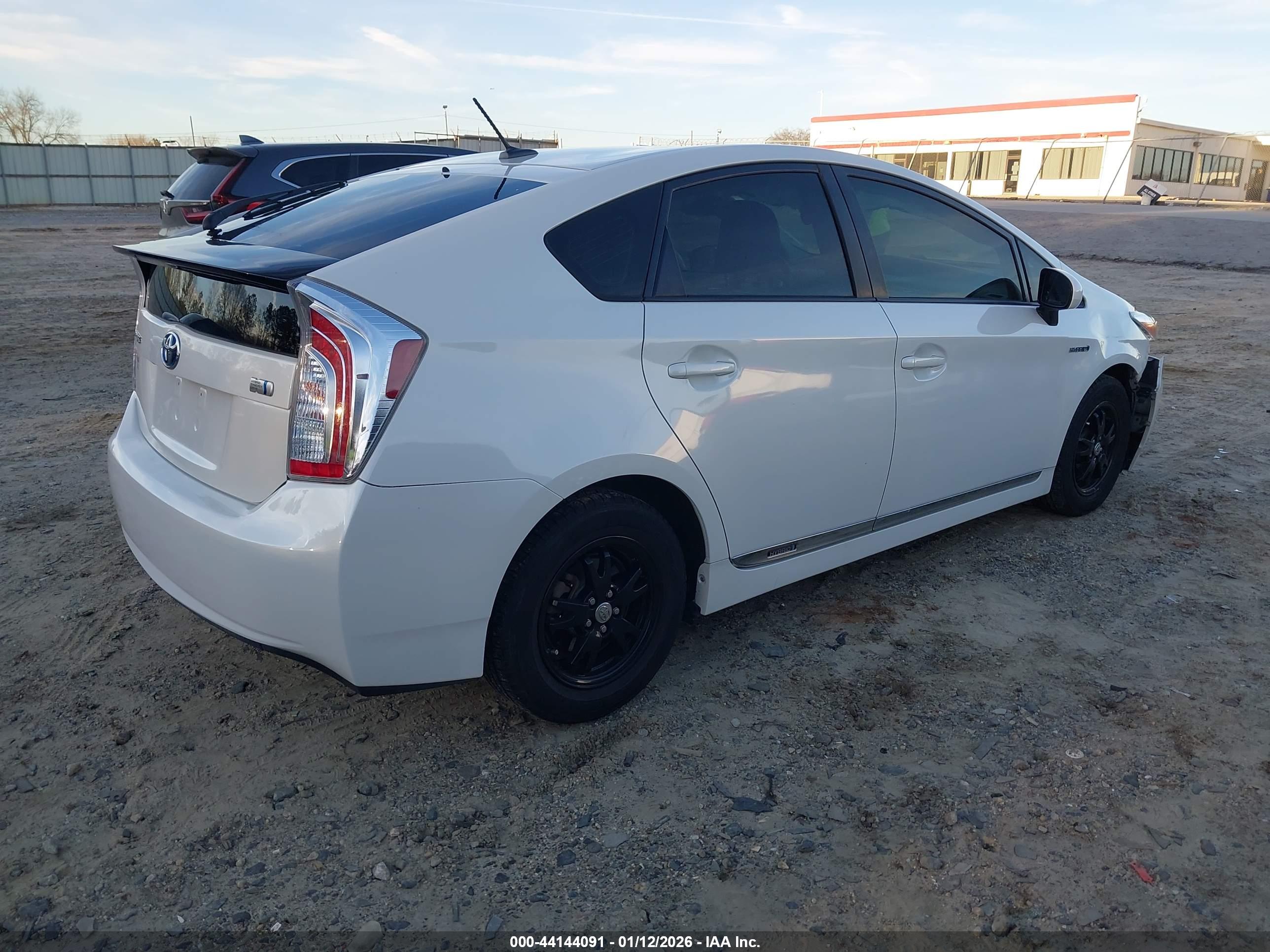 TOYOTA PRIUS image 4