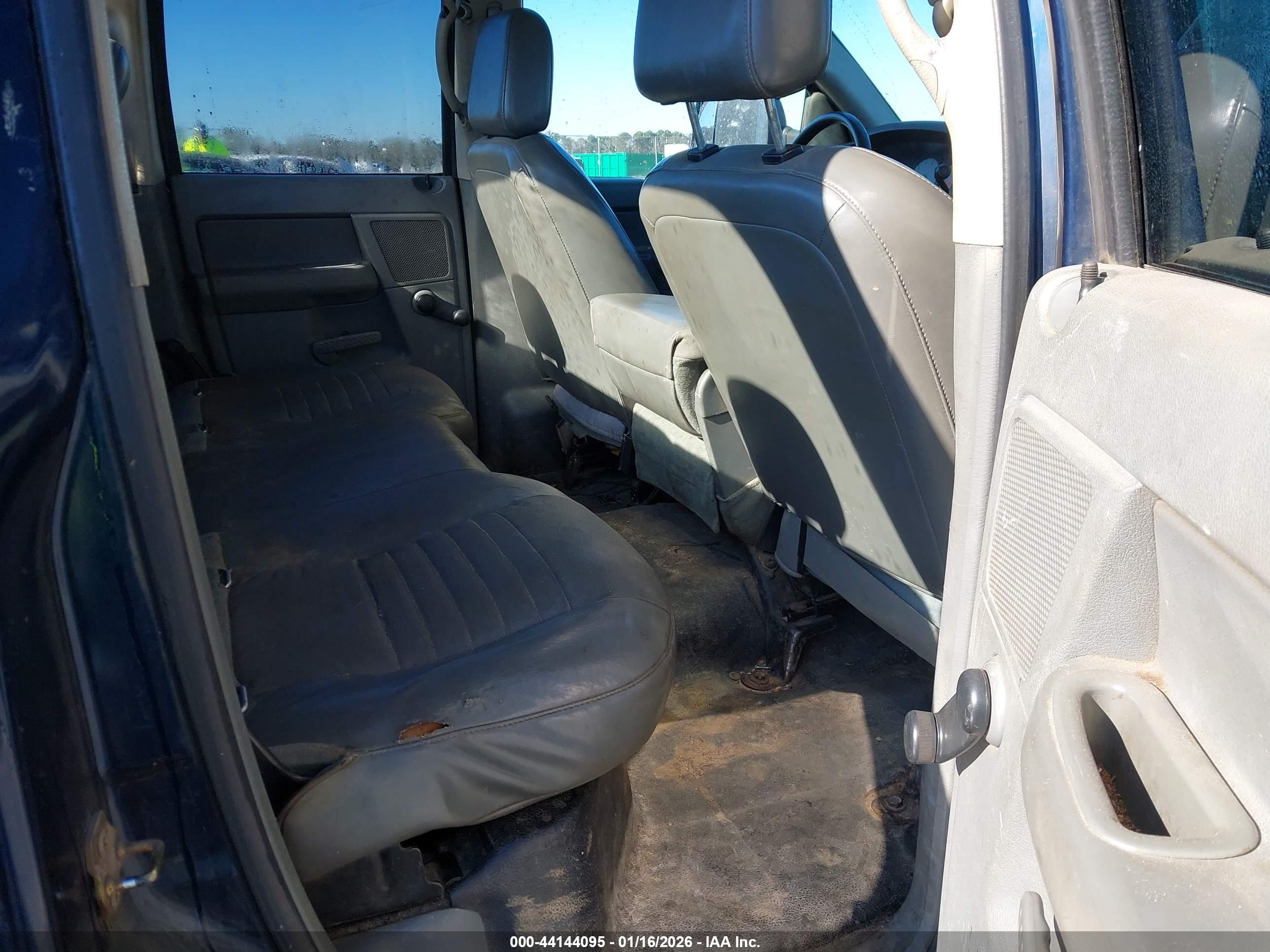 DODGE RAM image 8