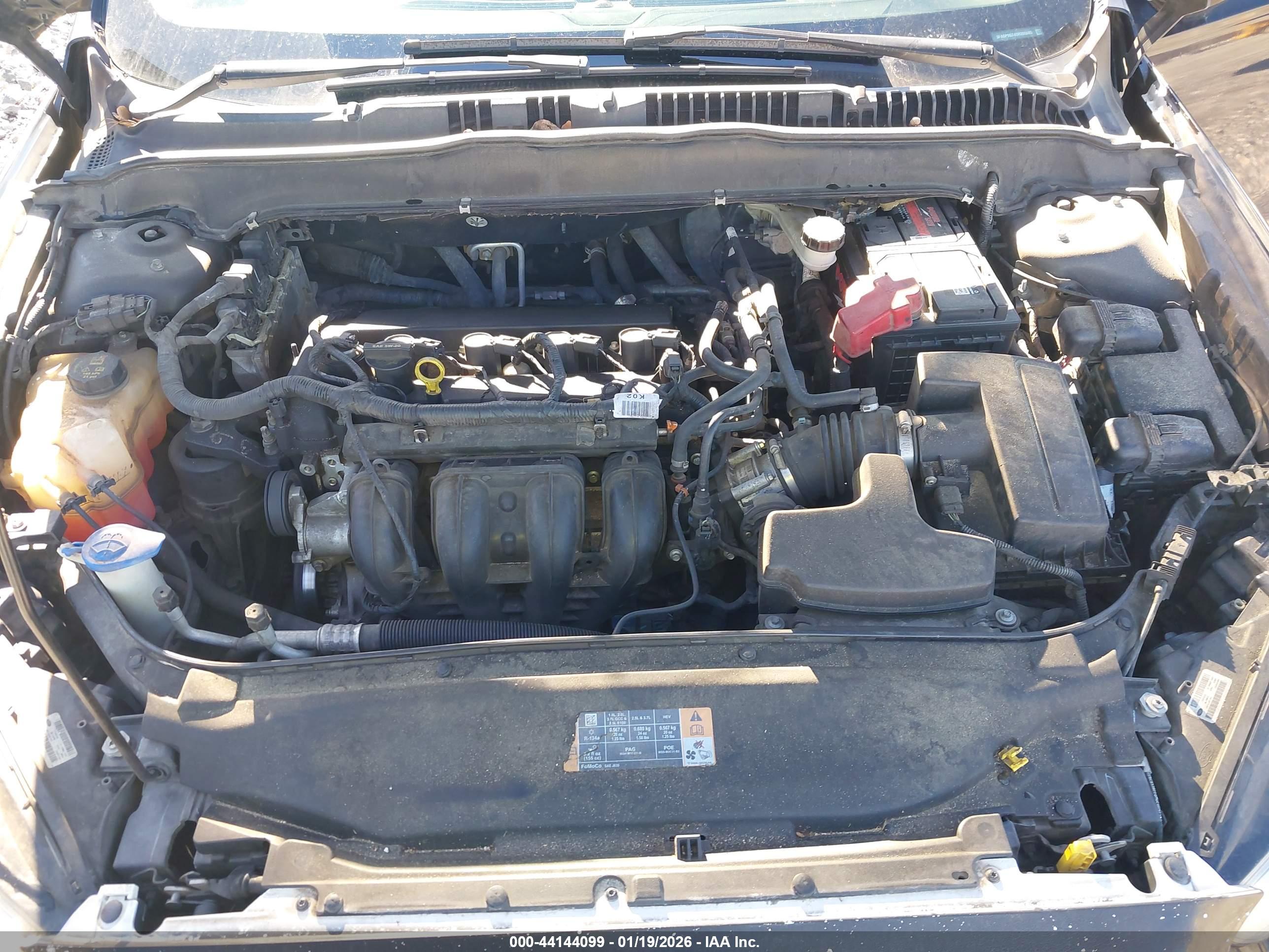 FORD FUSION image 10