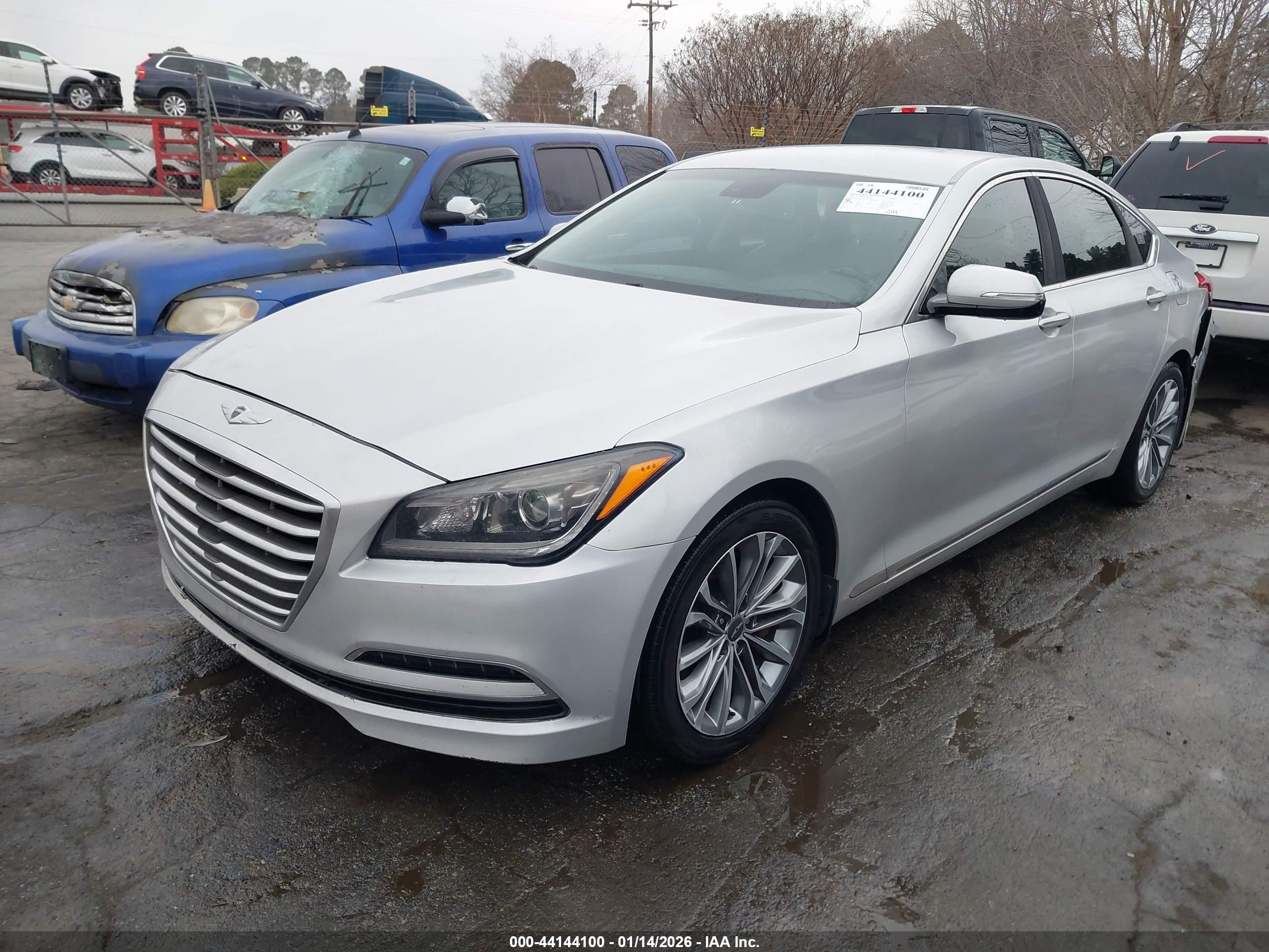HYUNDAI GENESIS image 2