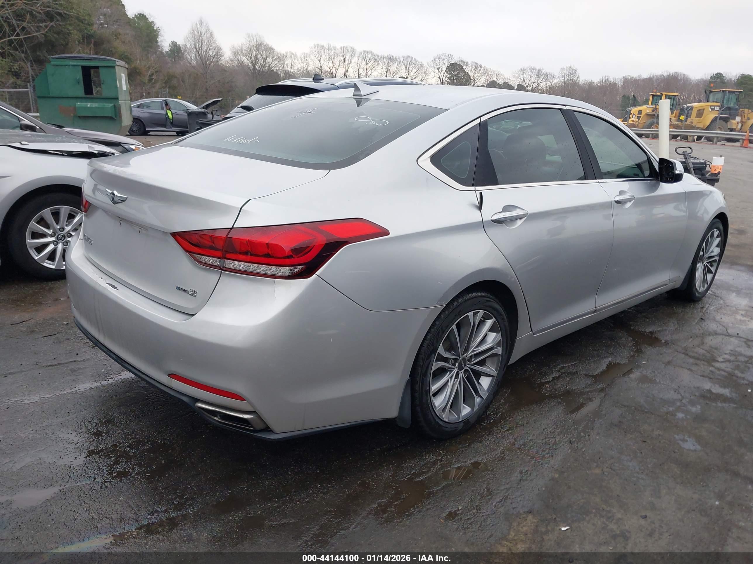 HYUNDAI GENESIS image 4