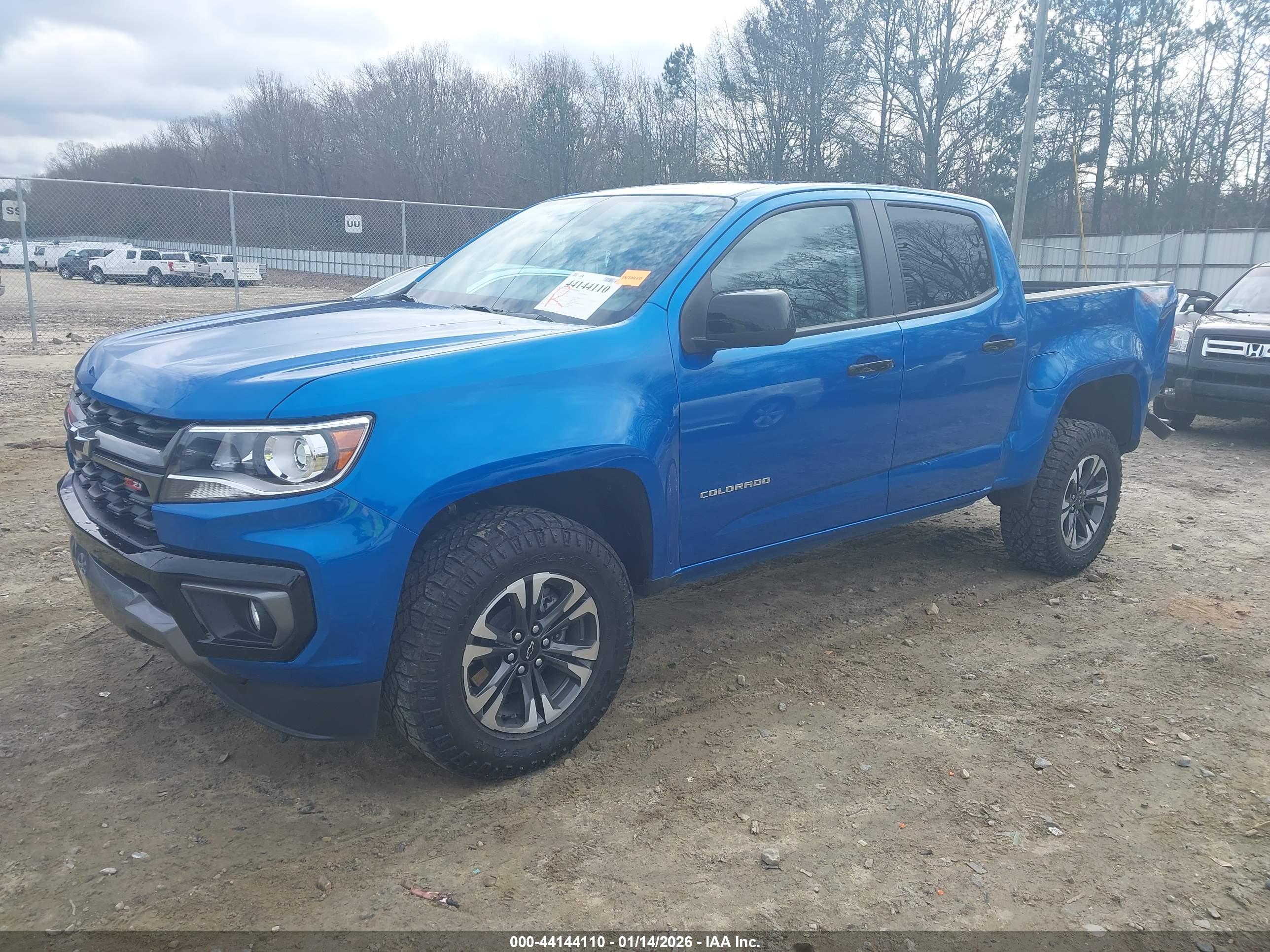 CHEVROLET COLORADO image 2