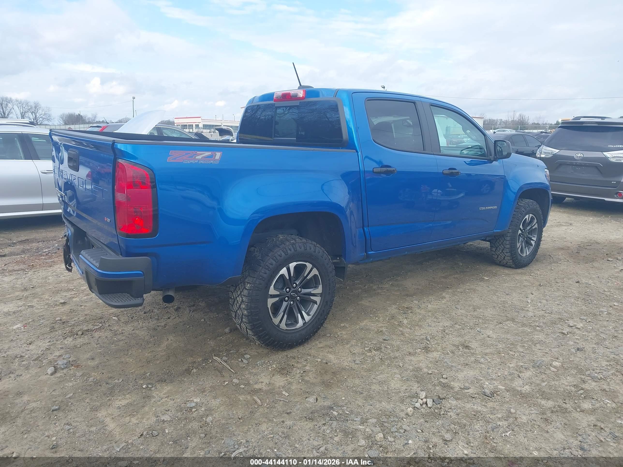CHEVROLET COLORADO image 4
