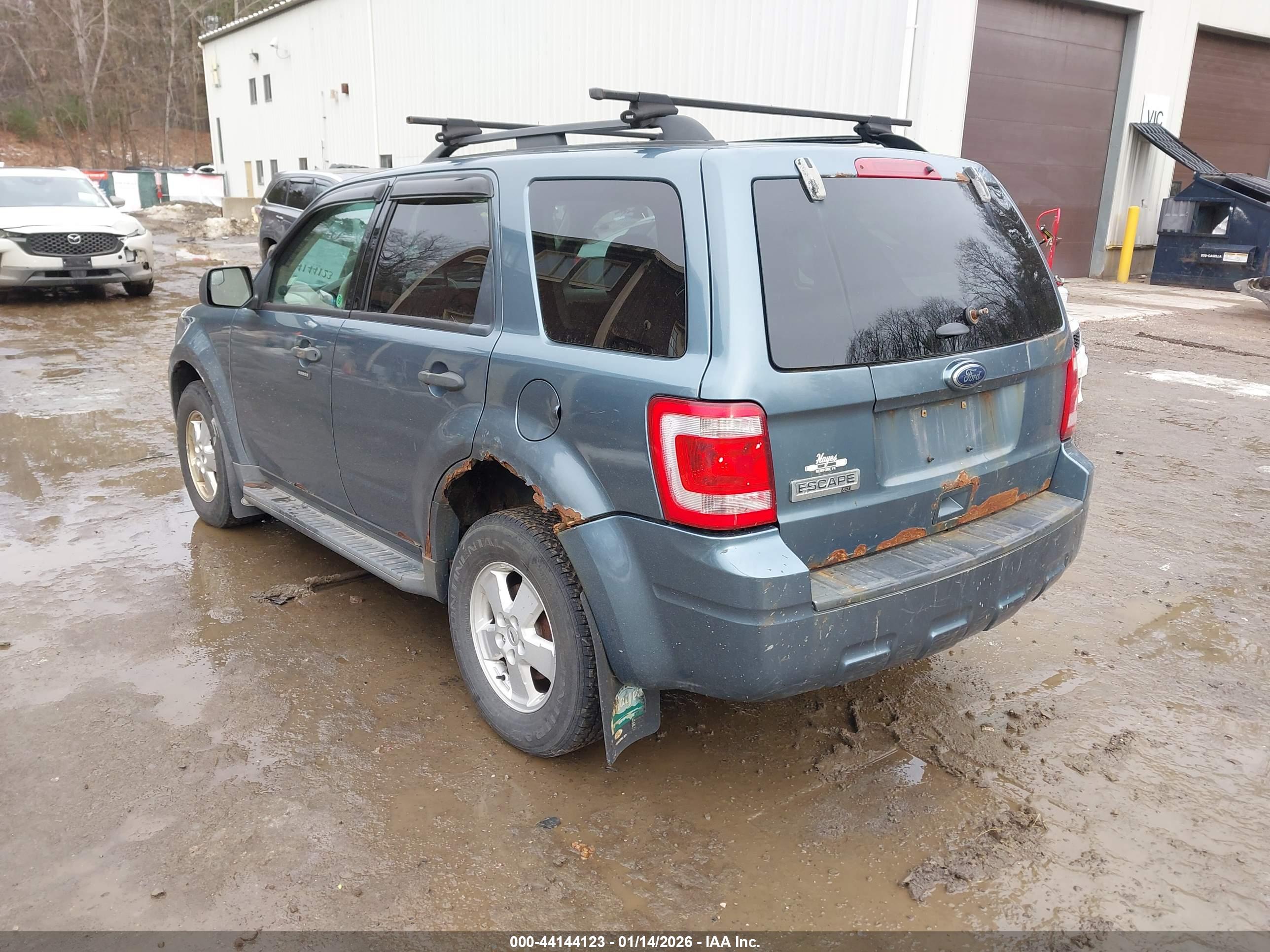 FORD ESCAPE image 3