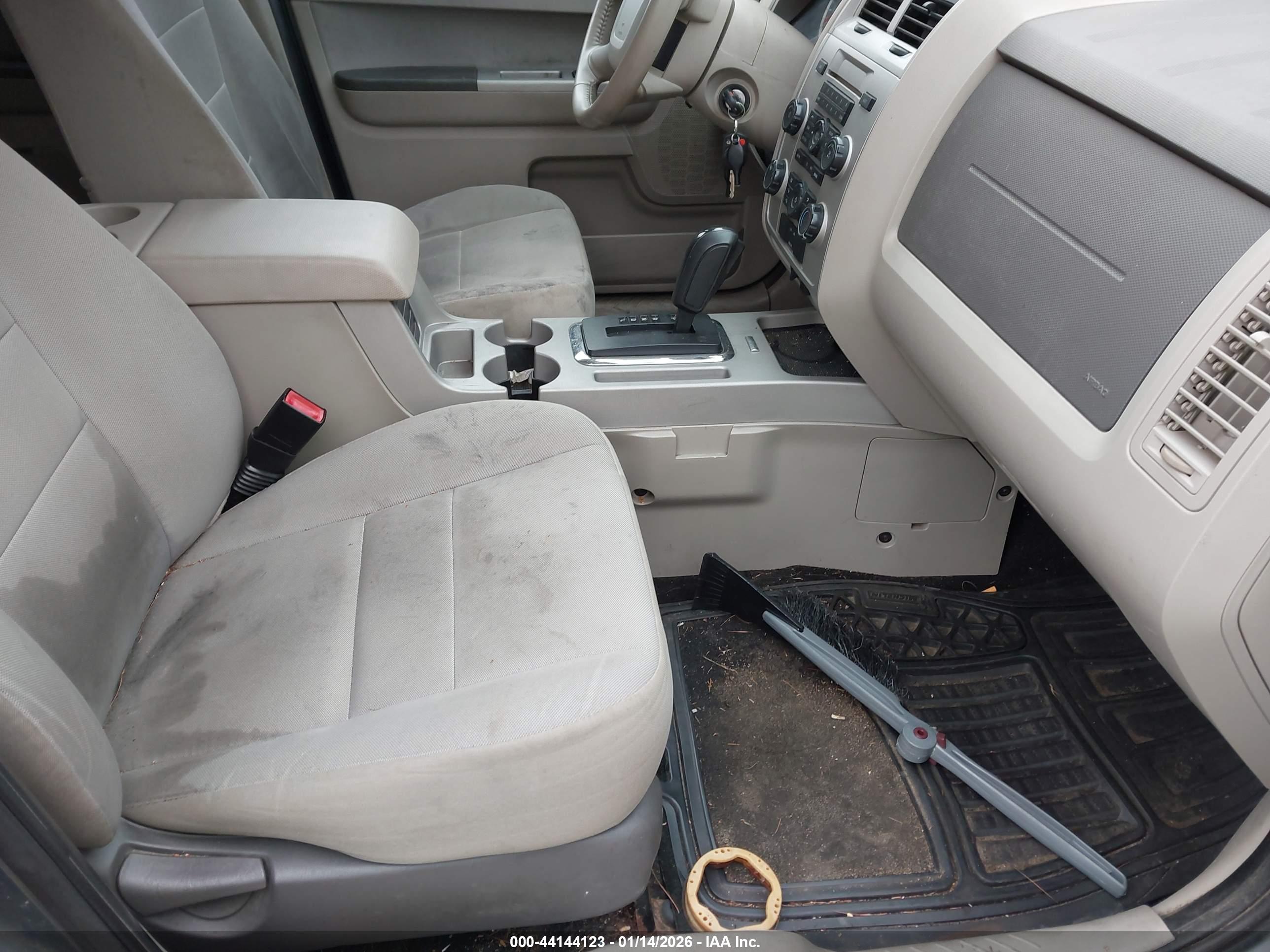 FORD ESCAPE image 5
