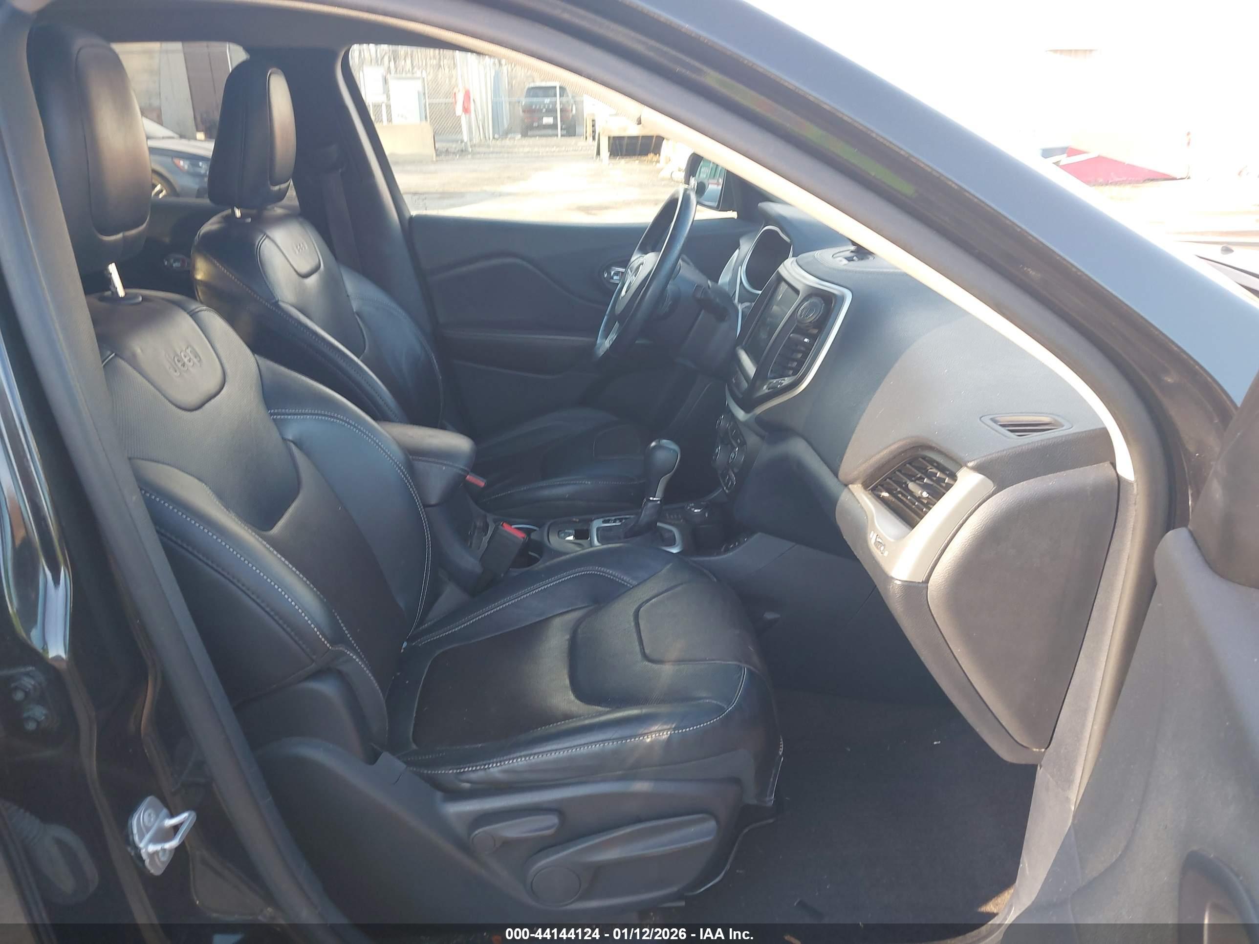 JEEP CHEROKEE image 5
