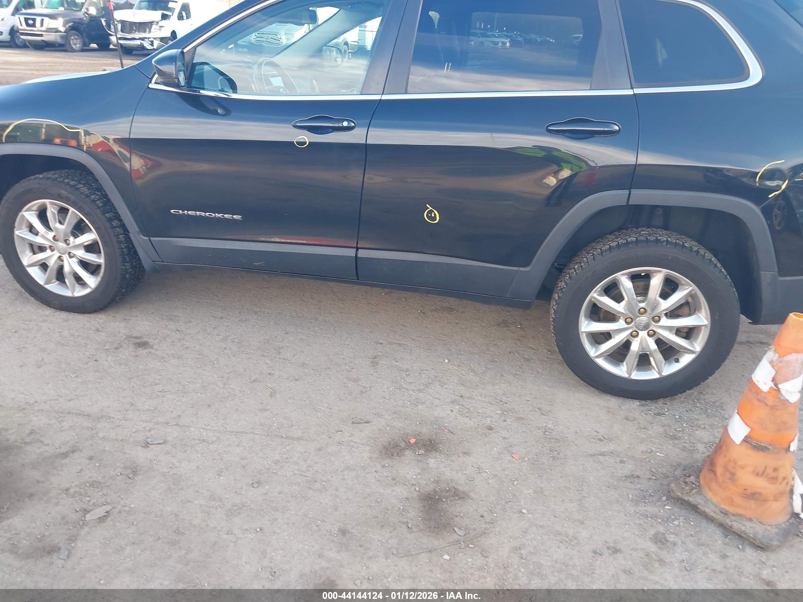 JEEP CHEROKEE image 6