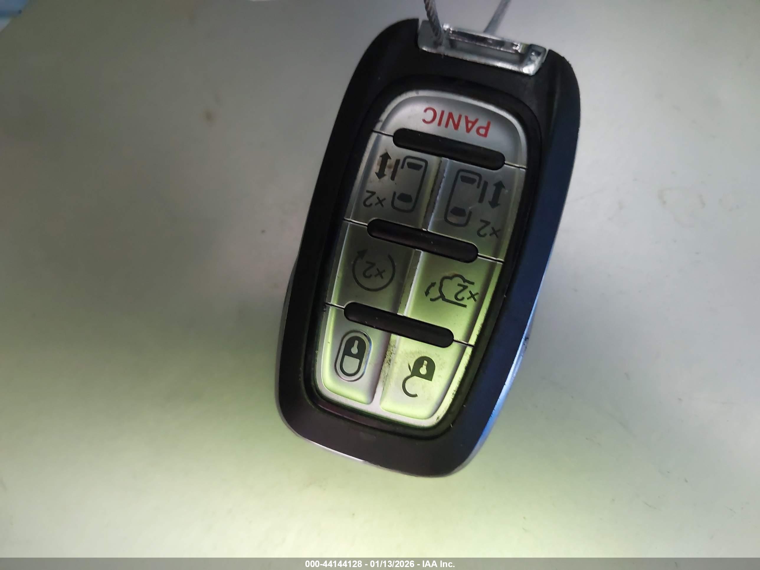 CHRYSLER PACIFICA image 11