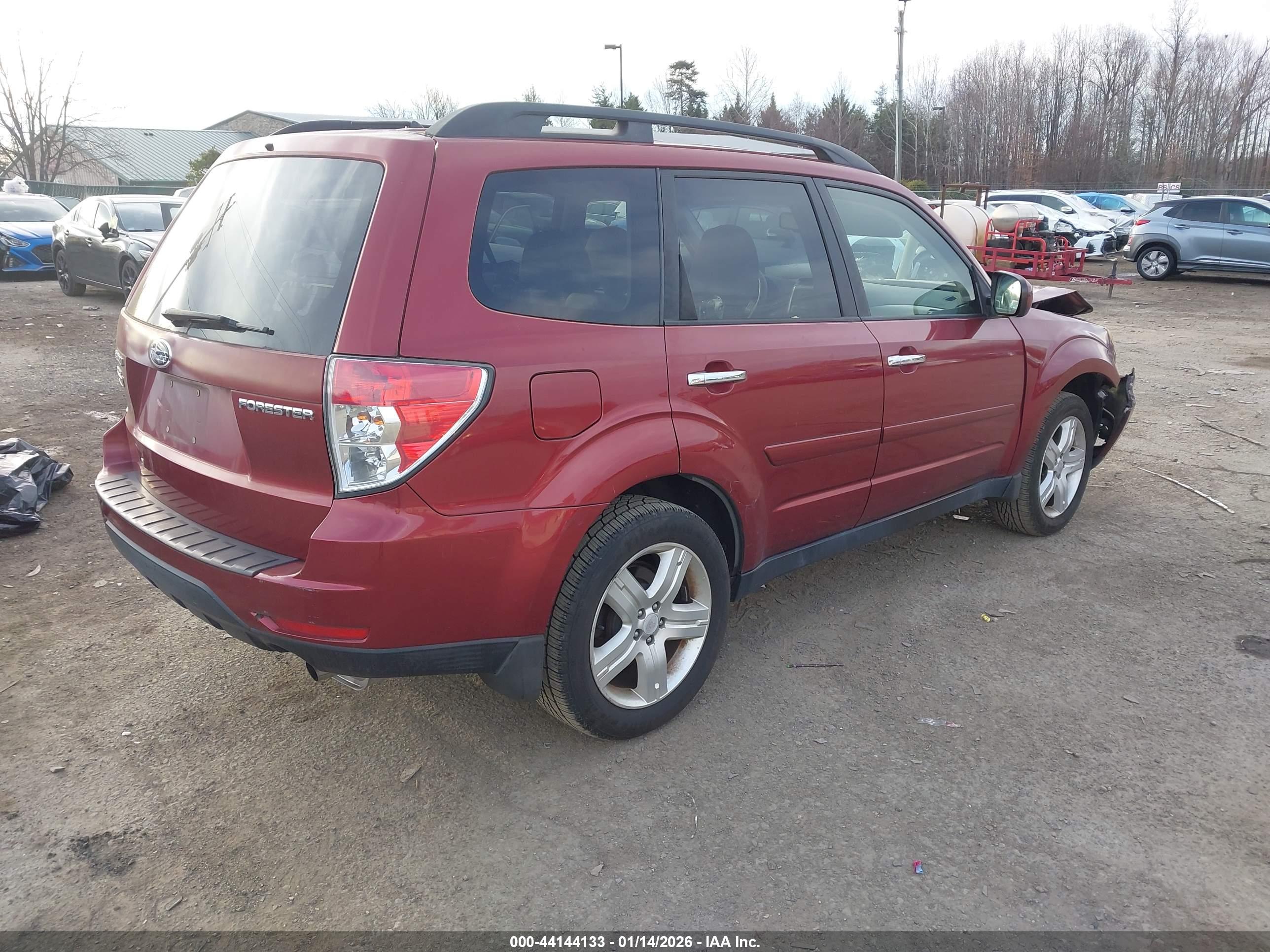 SUBARU FORESTER image 4