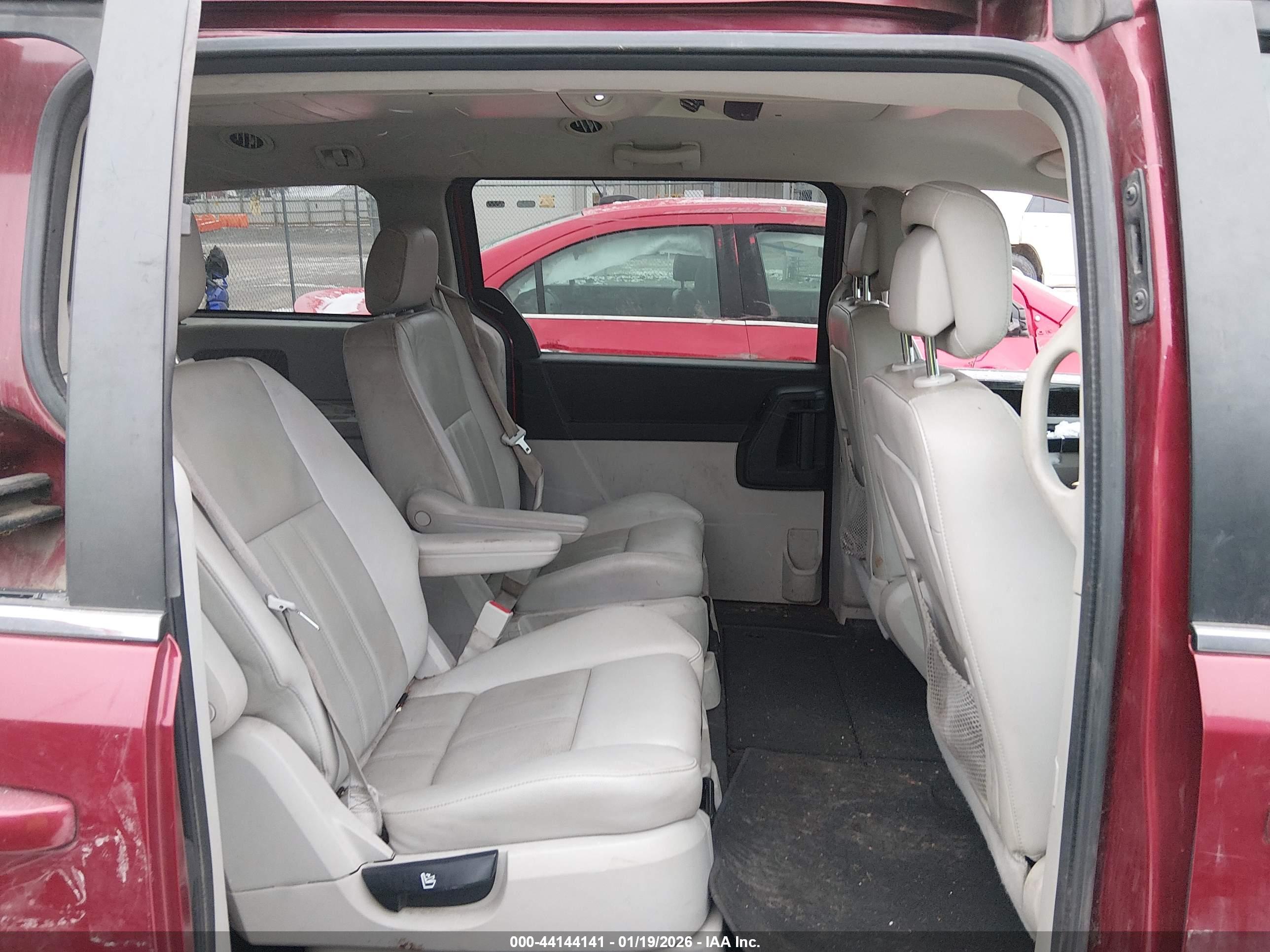 DODGE GRAND image 8