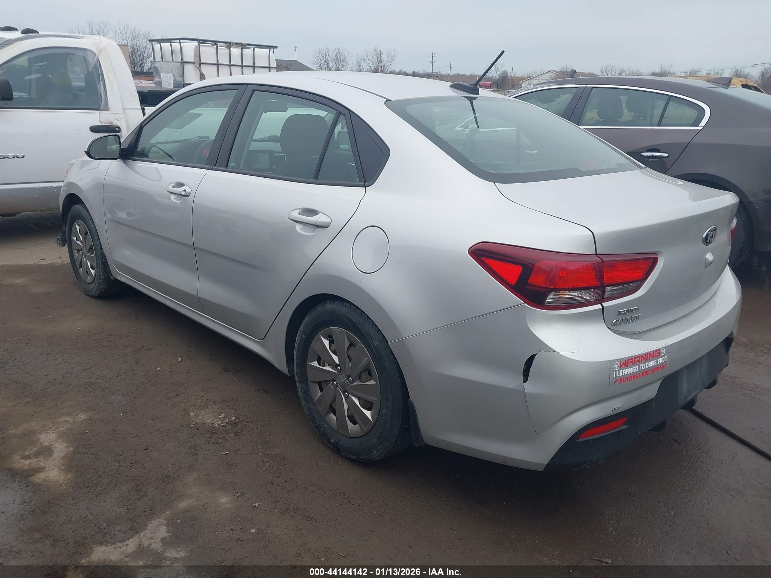 KIA RIO image 3