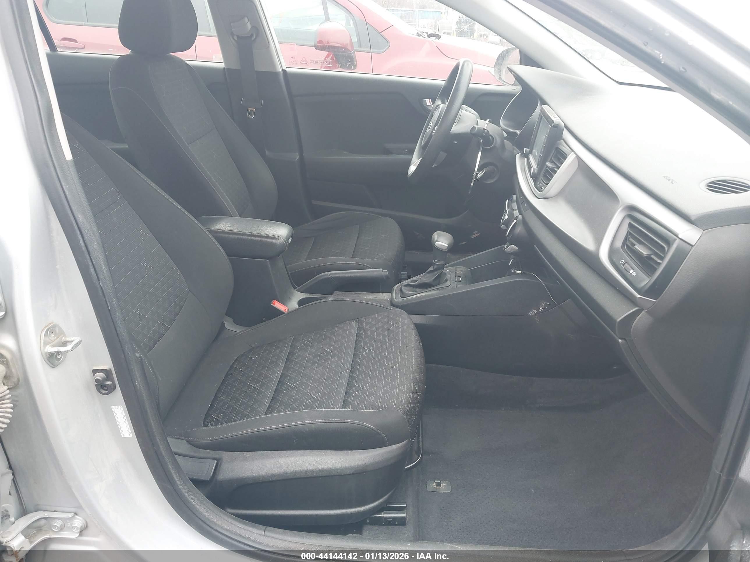 KIA RIO image 5